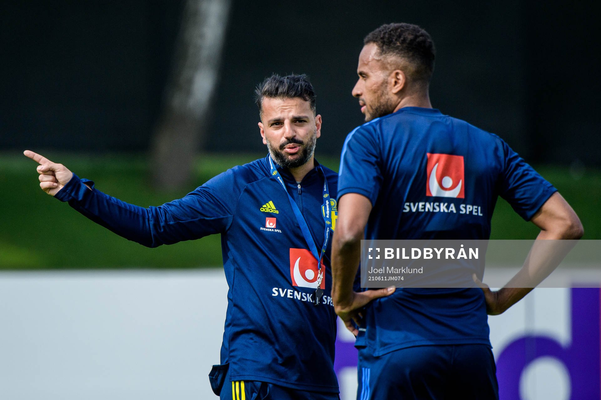 Poya Asbaghi, temporary coach and Isaac Kiese Thelin of the