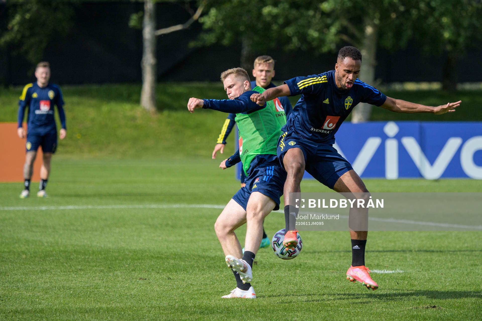 Mattias Johansson and Isaac Kiese Thelin of the Swedish