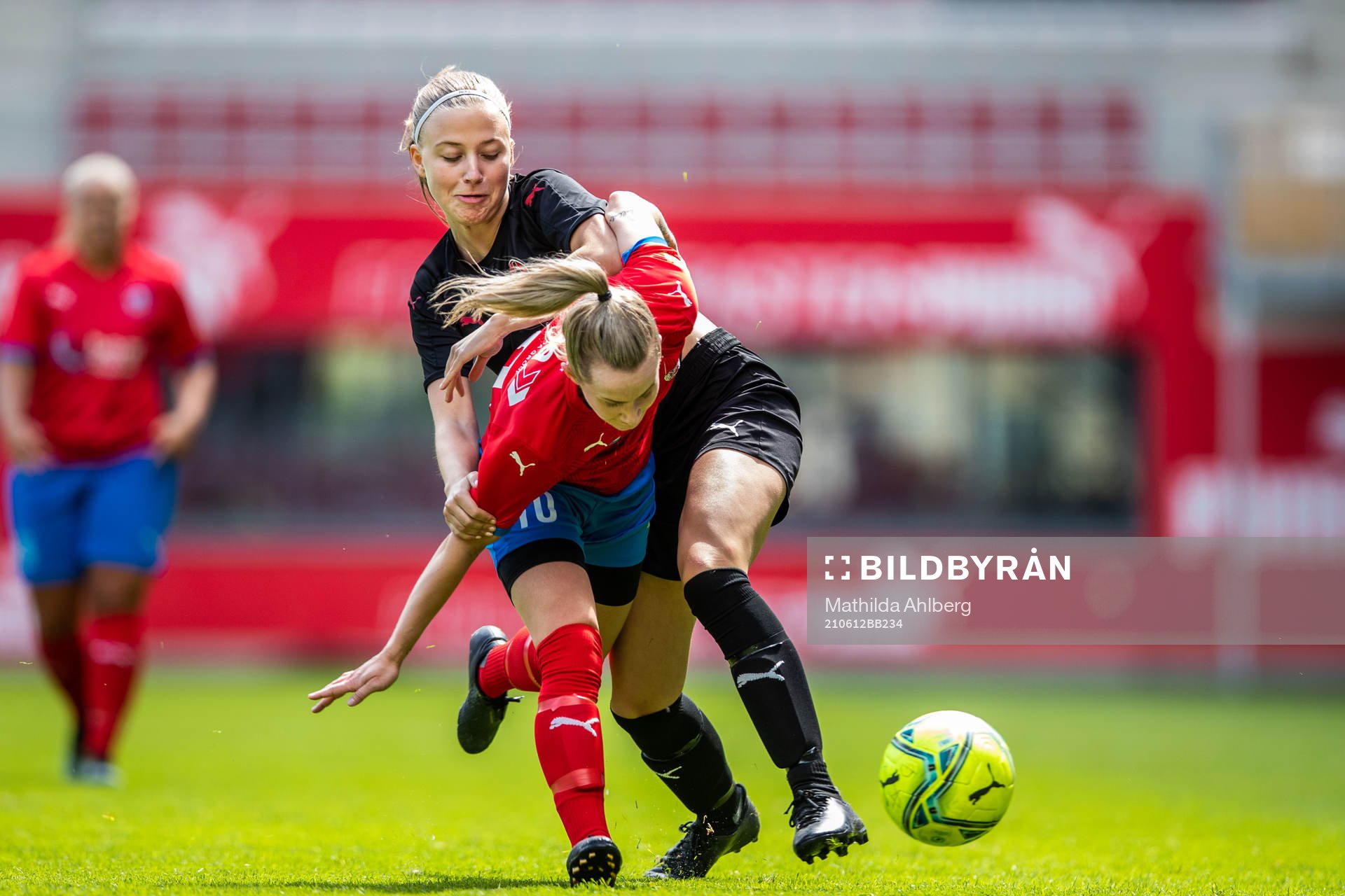 Hittarps Ebba Bergström och Helsingborgs Sanna Nilsson