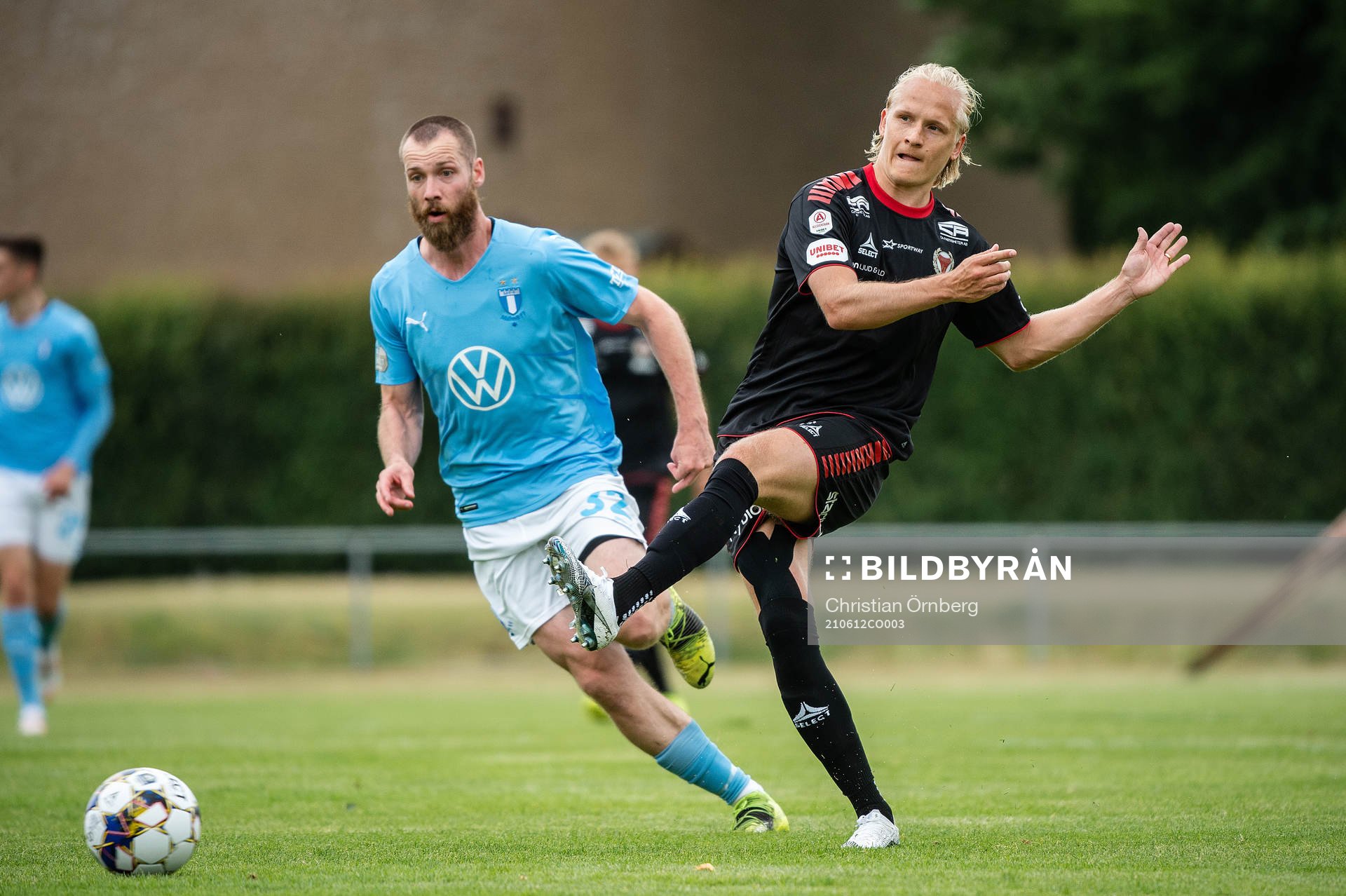 Malmö FFs Jo Inge Berget och Kalmars Henrik Löfkvist