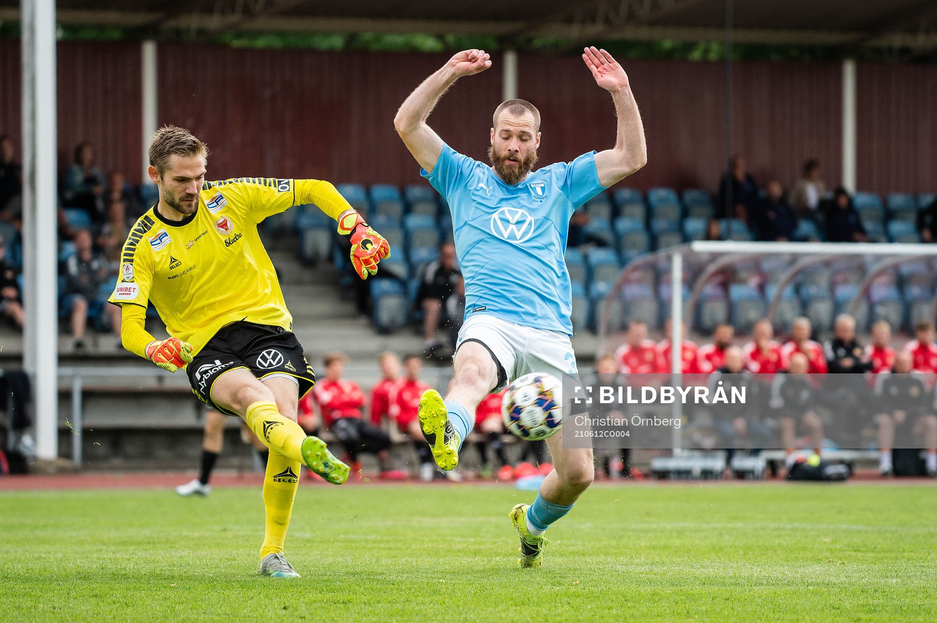 Kalmars målvakt Lucas Hägg Johansson och Malmö FFs Jo