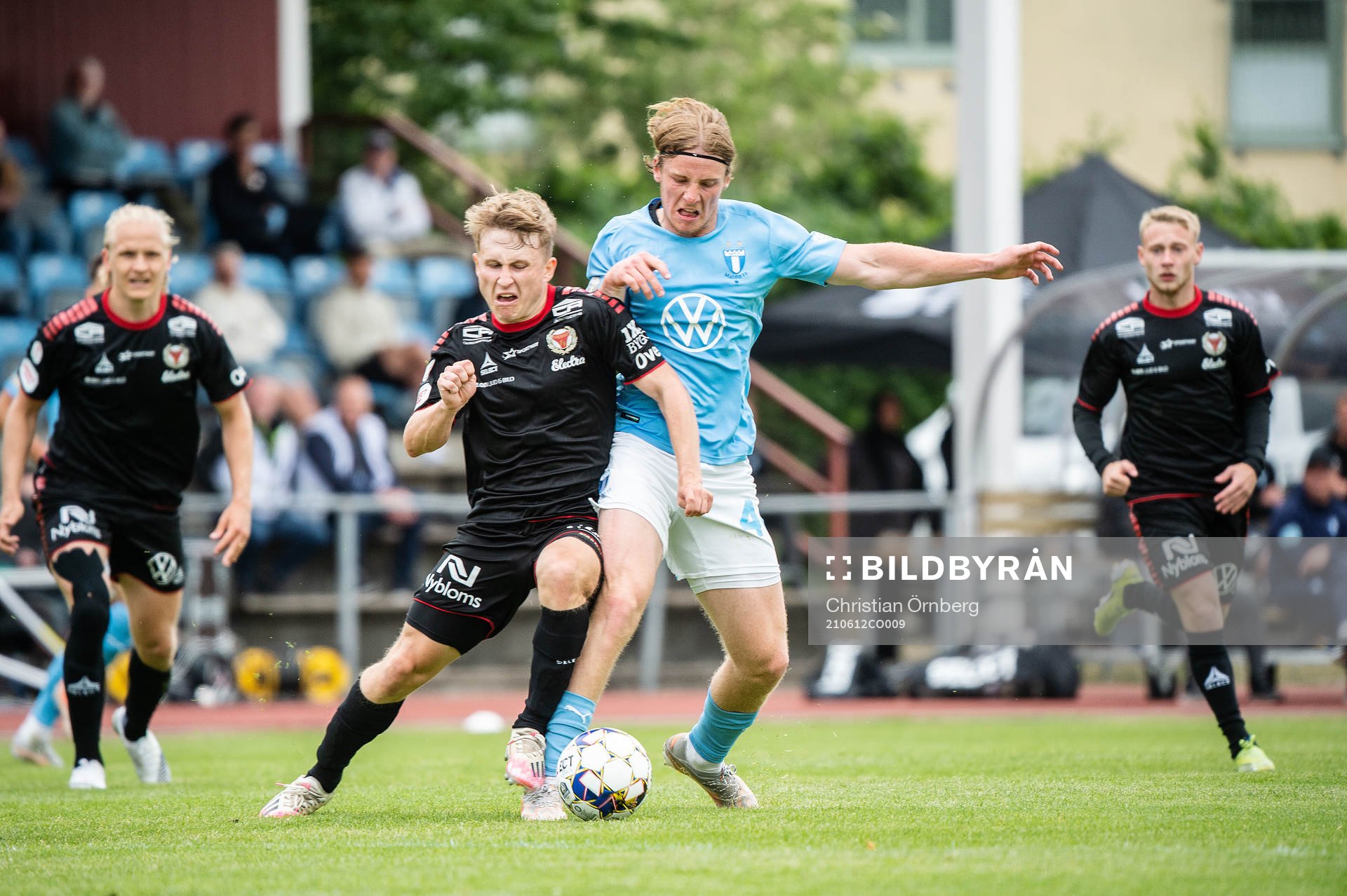 Kalmars Victor Backman och Malmö FFs Markus Björkqvist