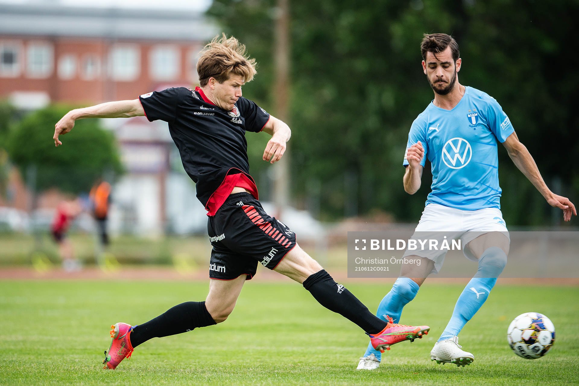 Kalmars Oliver Berg och Malmö FFs Adi Nalic