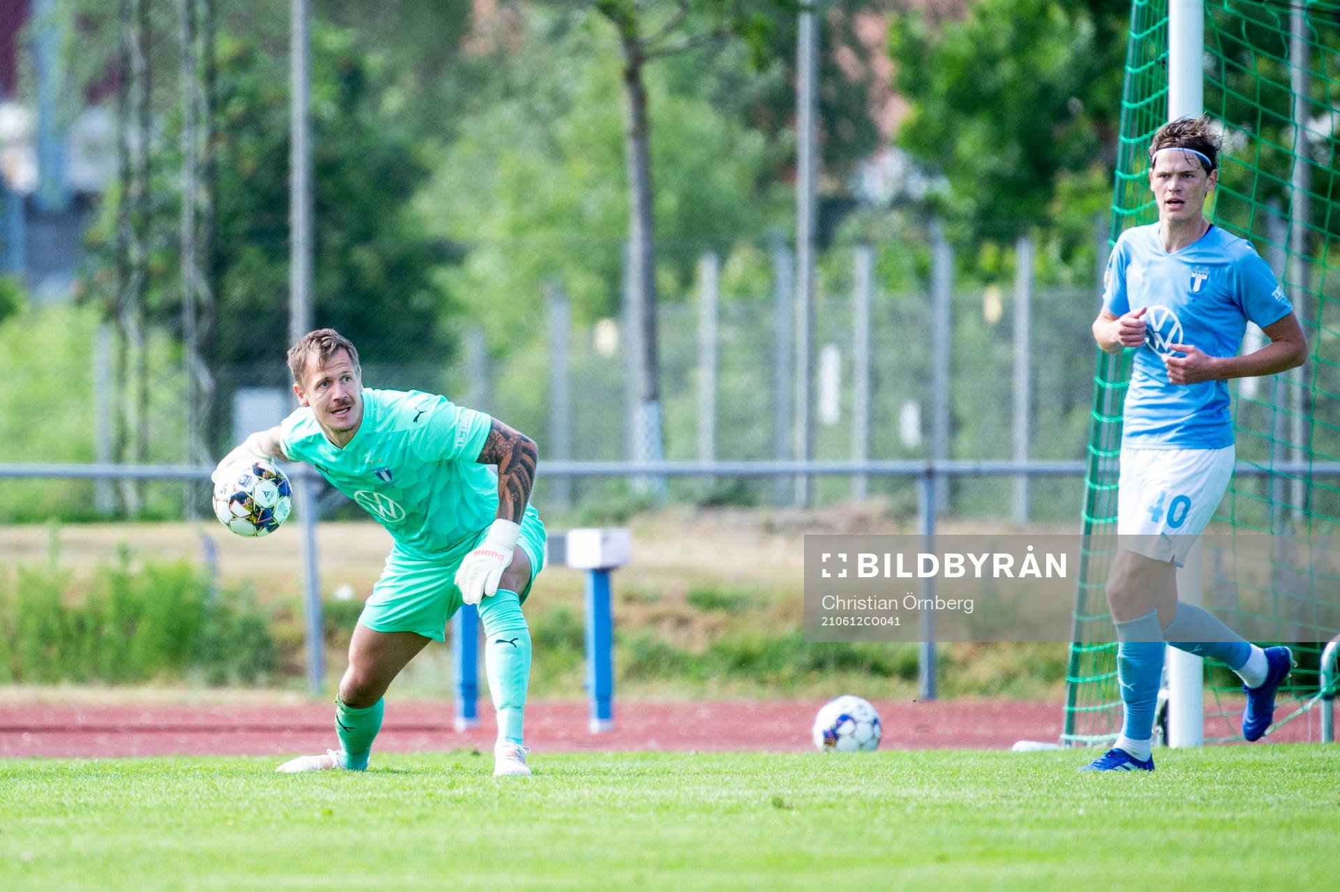 Malmö FFs målvakt Johan Dahlin och Hugo Andersson