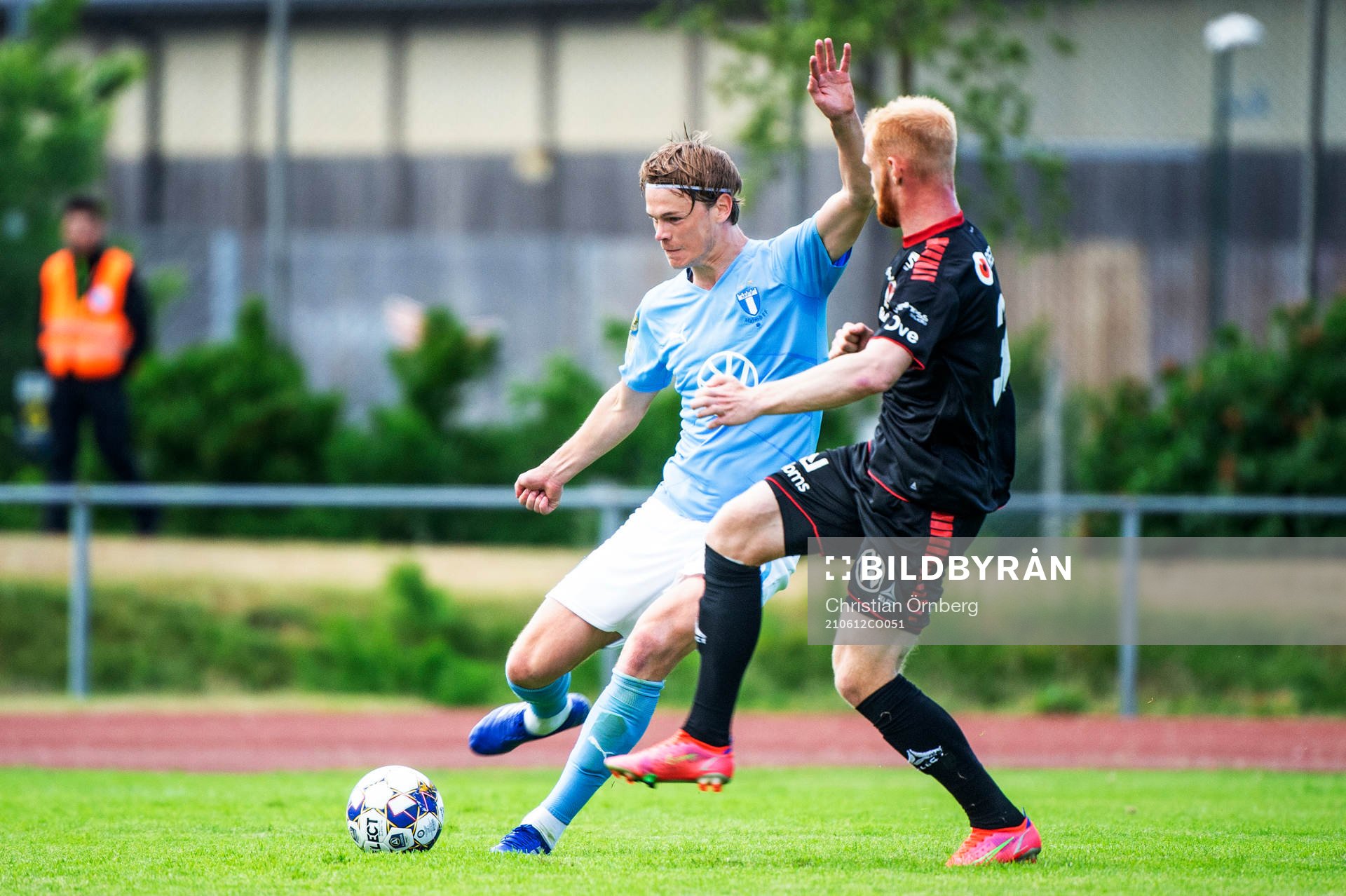 Malmö FFs Hugo Andersson mot Kalmars Nils Fröling