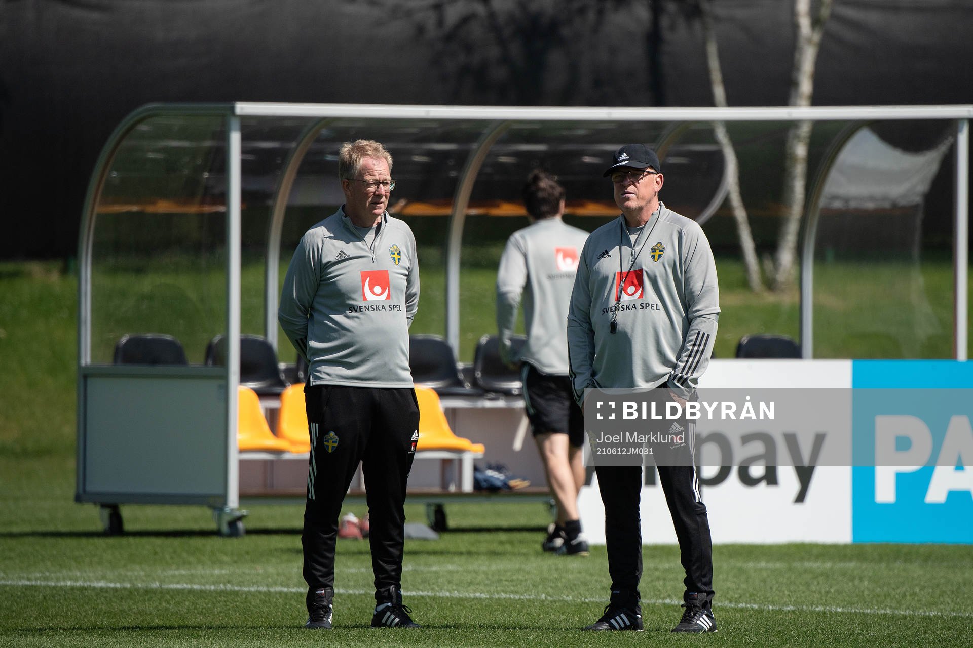 Scout Lars Jacobsson and Janne Andersson, head coach of the