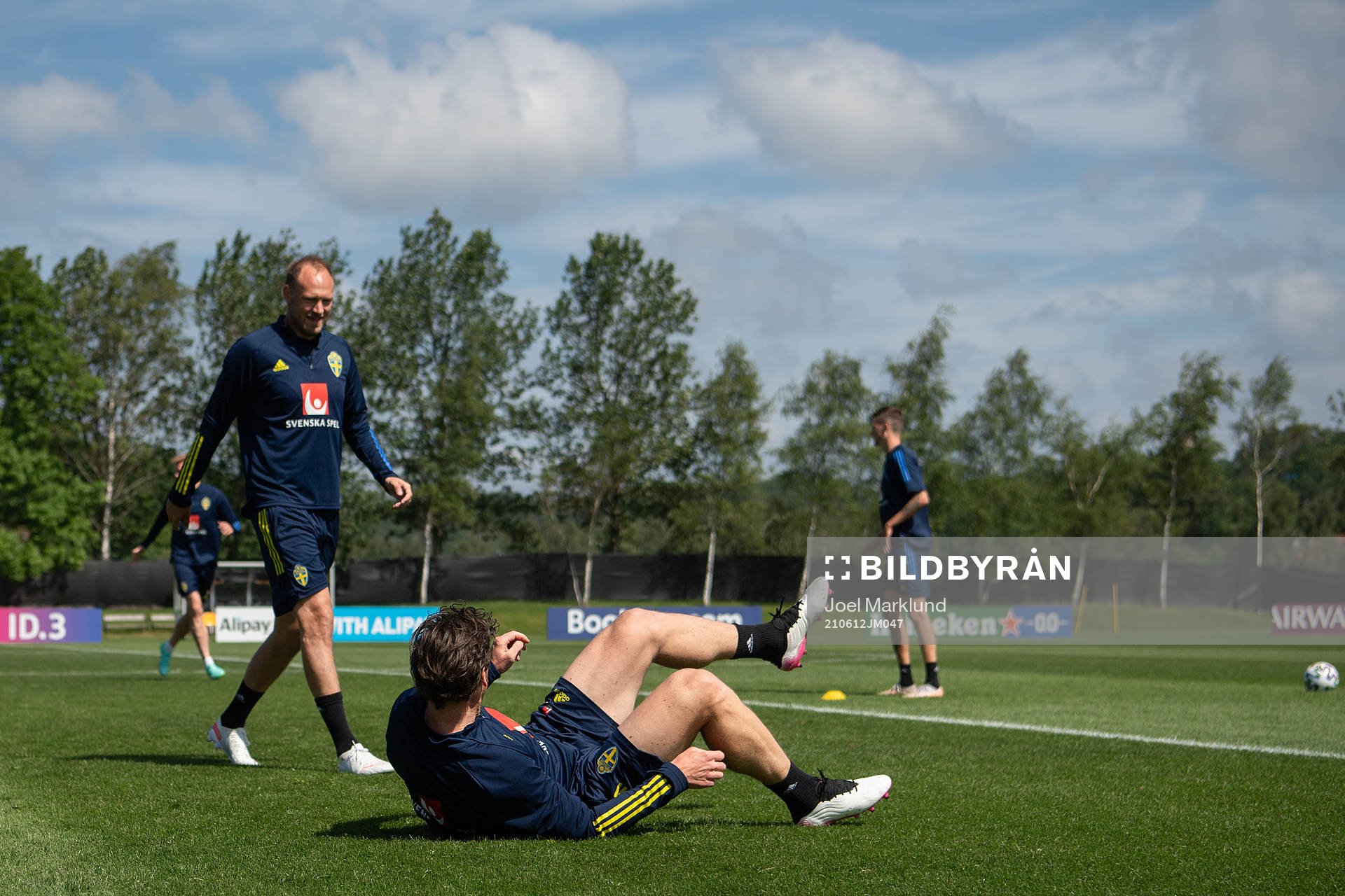 Andreas Granqvist  and Gustav Svensson of the Swedish