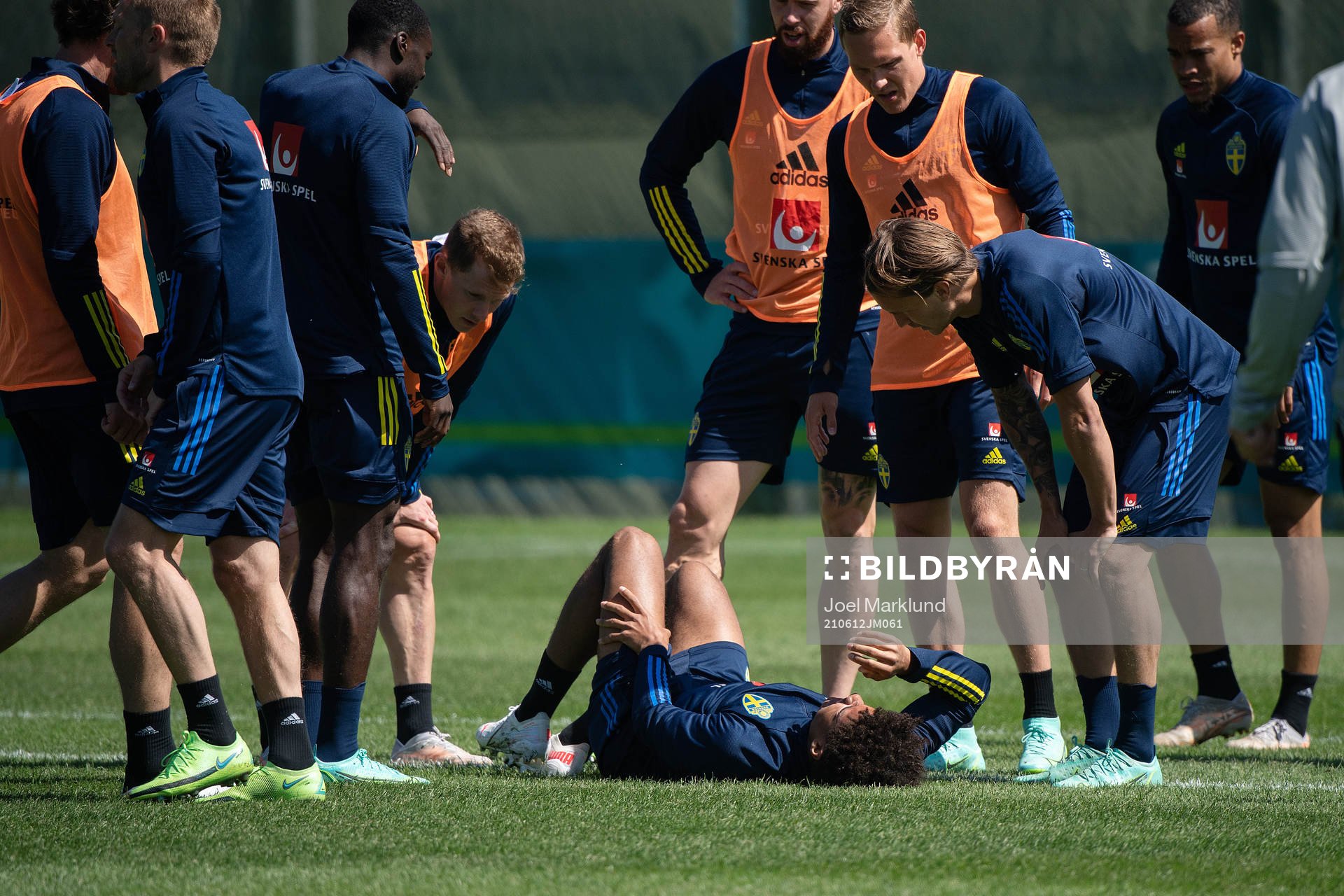 Jens Cajuste of the Swedish national football team in pain