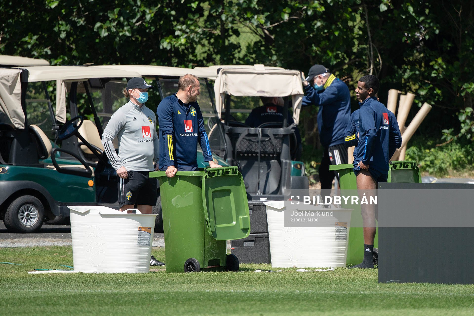 Andreas Granqvist  and Alexander Isak of the Swedish