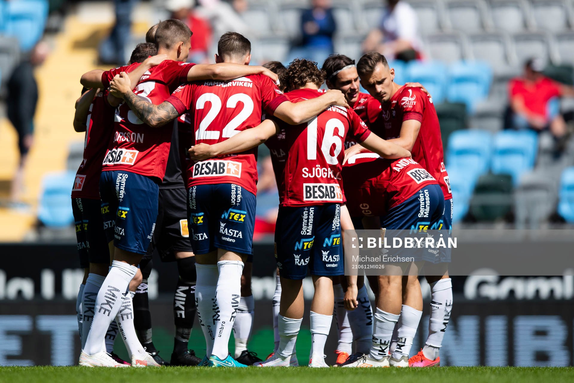 Örgryte samlade innan fotbollsmatchen i Superettan mellan