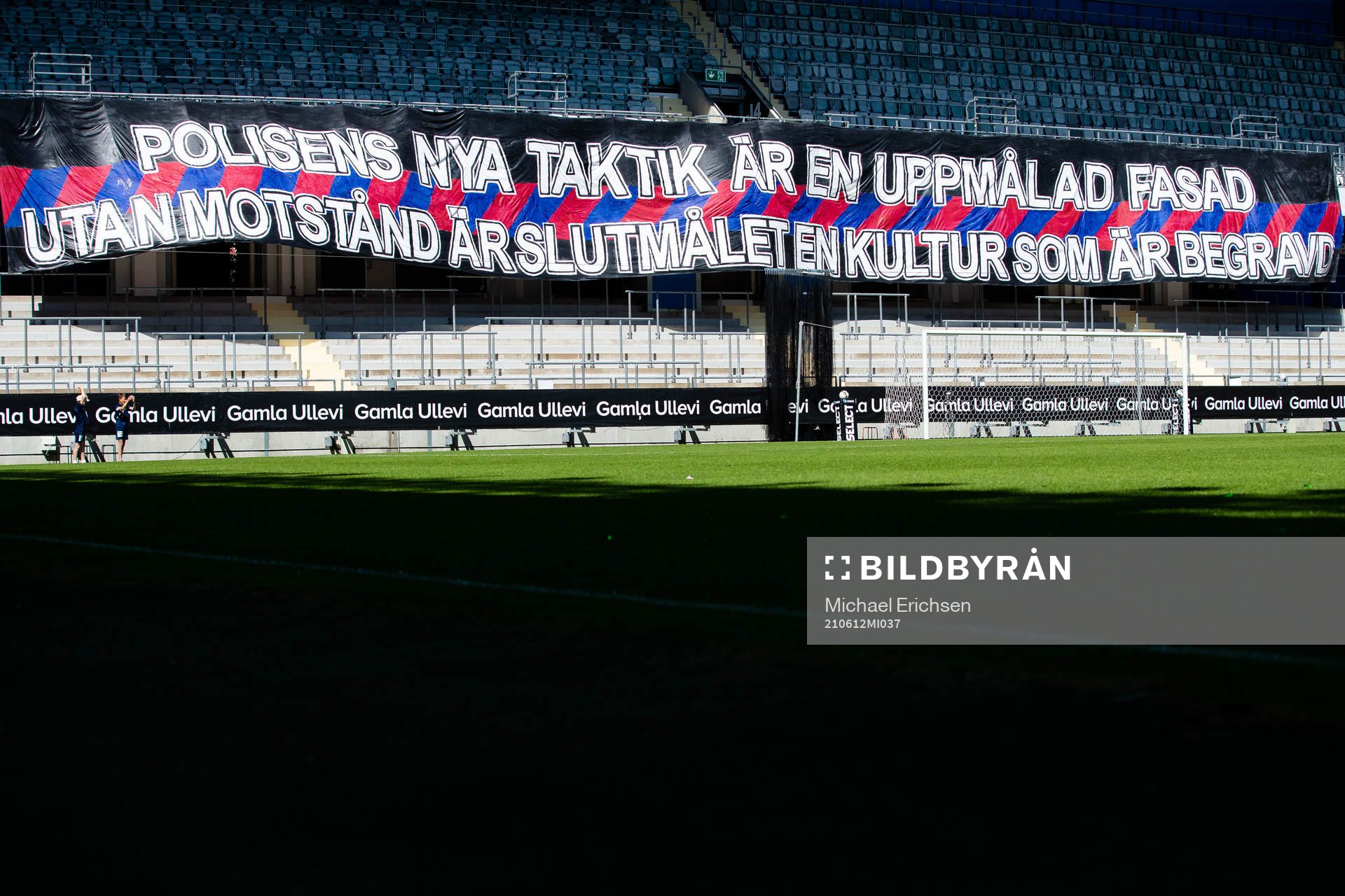 En banderoll på läktarna