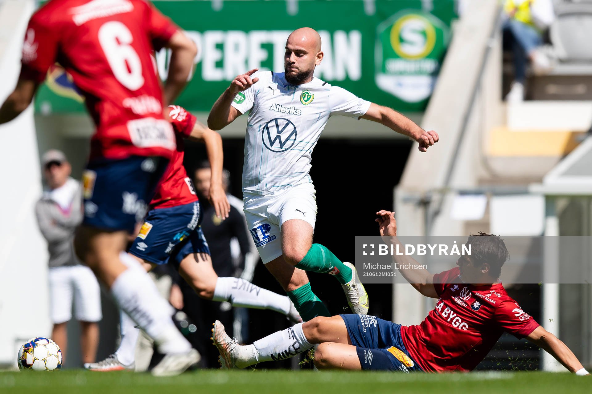 Jönköpings Perparim Beqaj och Örgrytes Kevin Ackermann