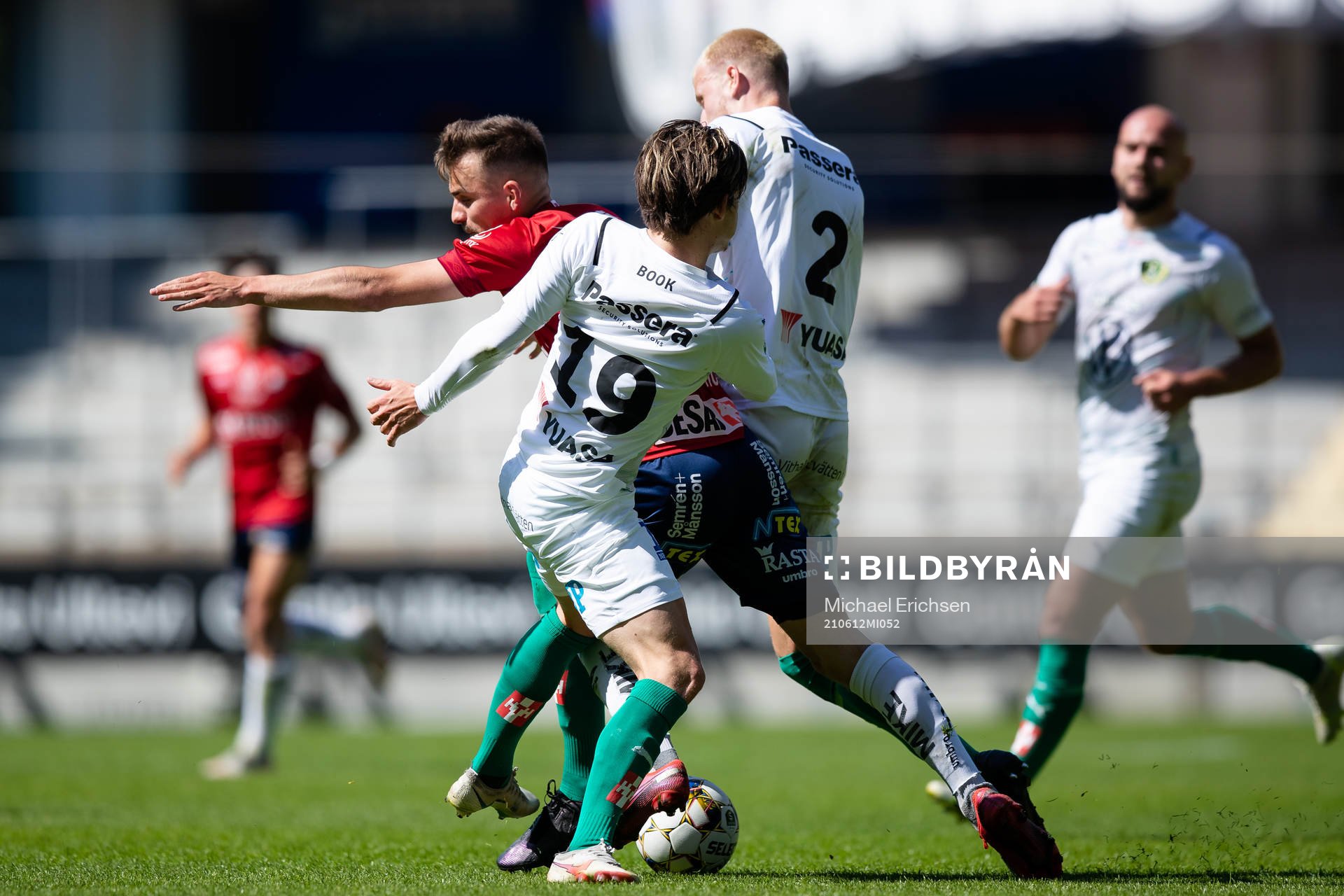 Jönköpings Robin Book och Elias Gustafson stoppar