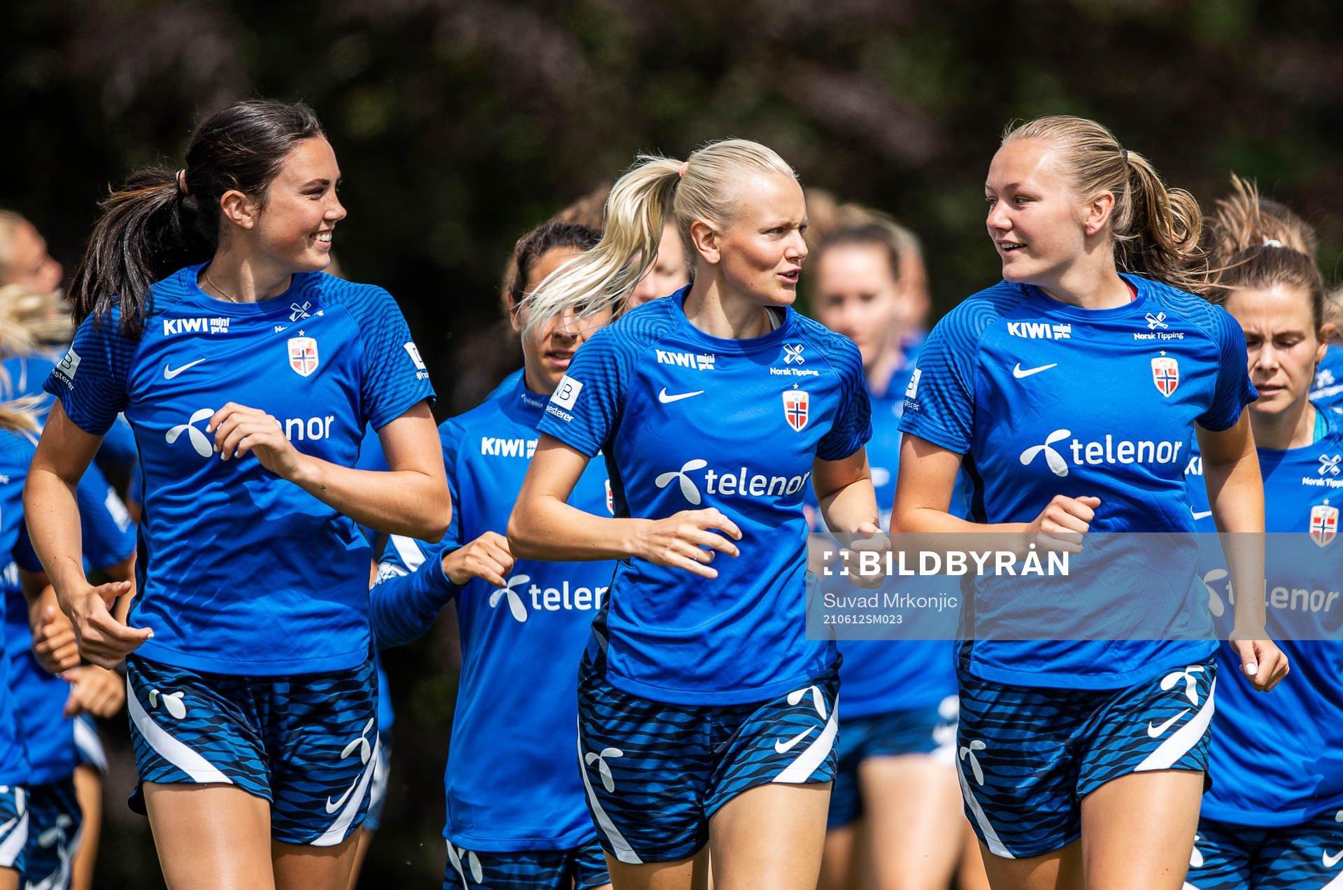 Ingrid Syrstad Engen, Karina Sævik and Frida Maanum of the