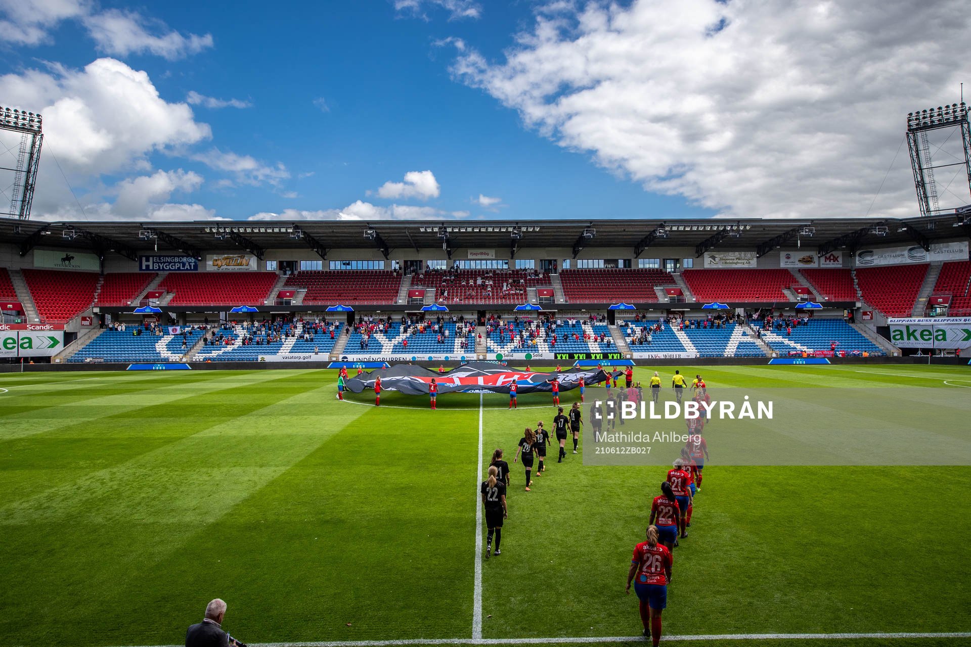 Spelarna gör entré på Olympia