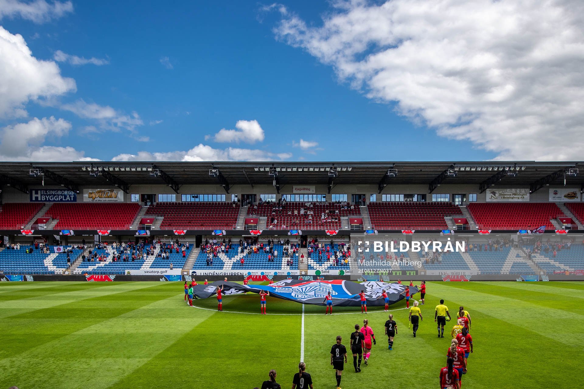 Spelarna gör entré på Olympia