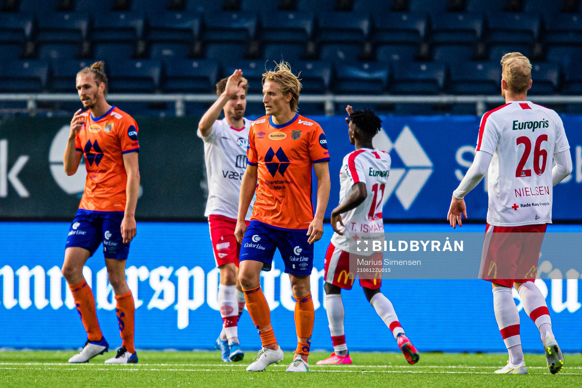Quint Arie Jansen and Erlend Segberg of Aalesund looks