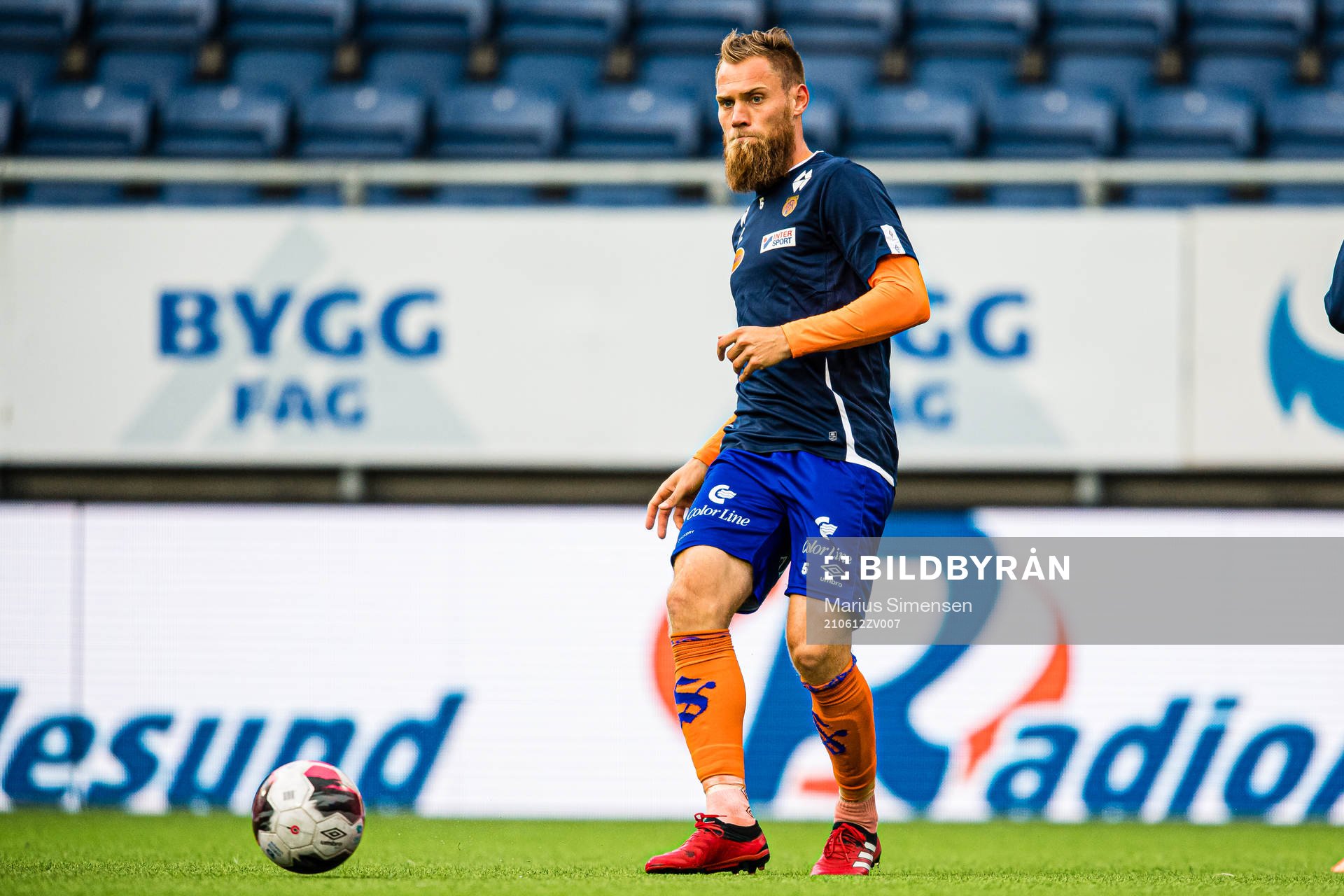 David Thomas Fällman of Aalesund warms up