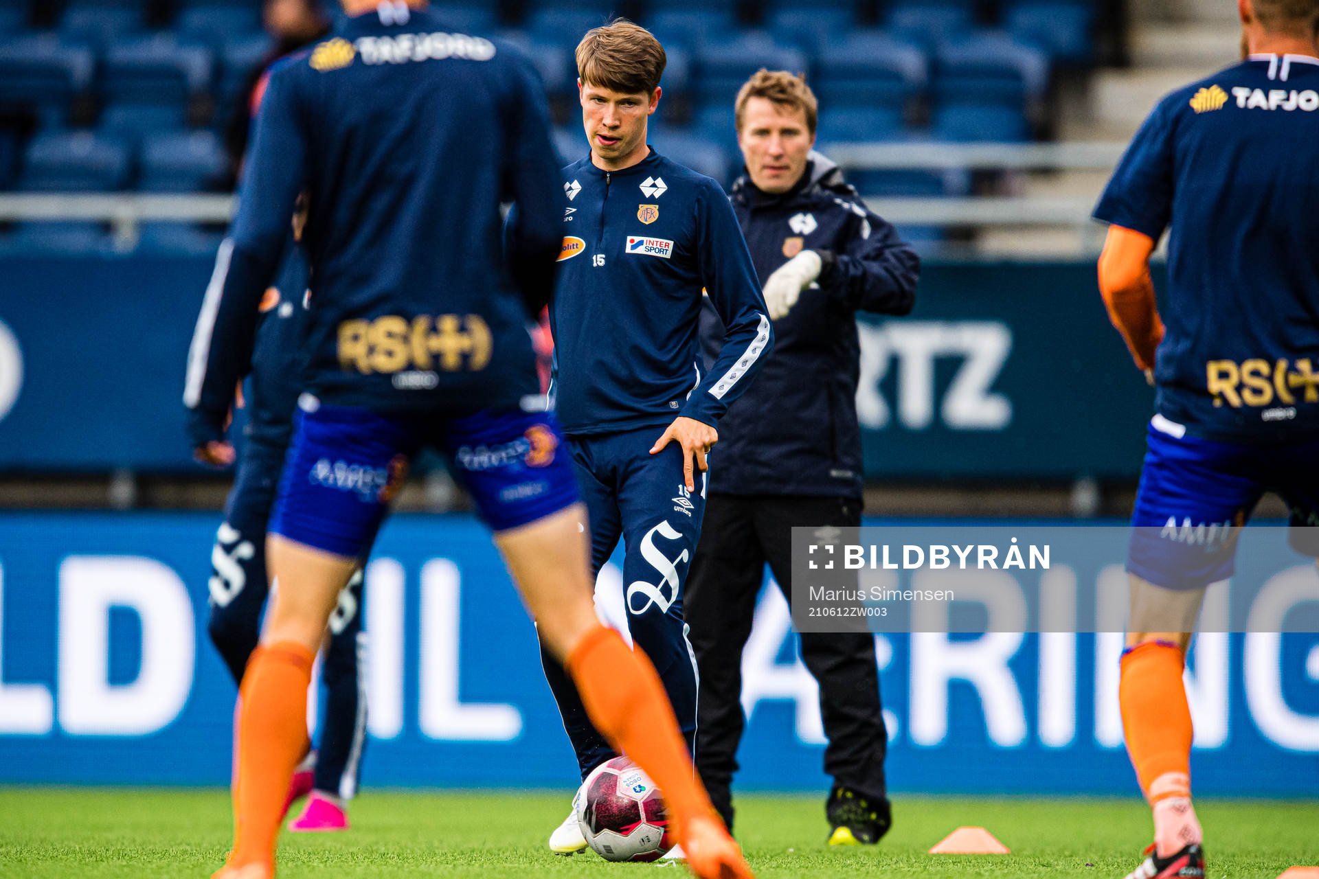 Kristoffer Ødemarksbakken of Aalesund warms up