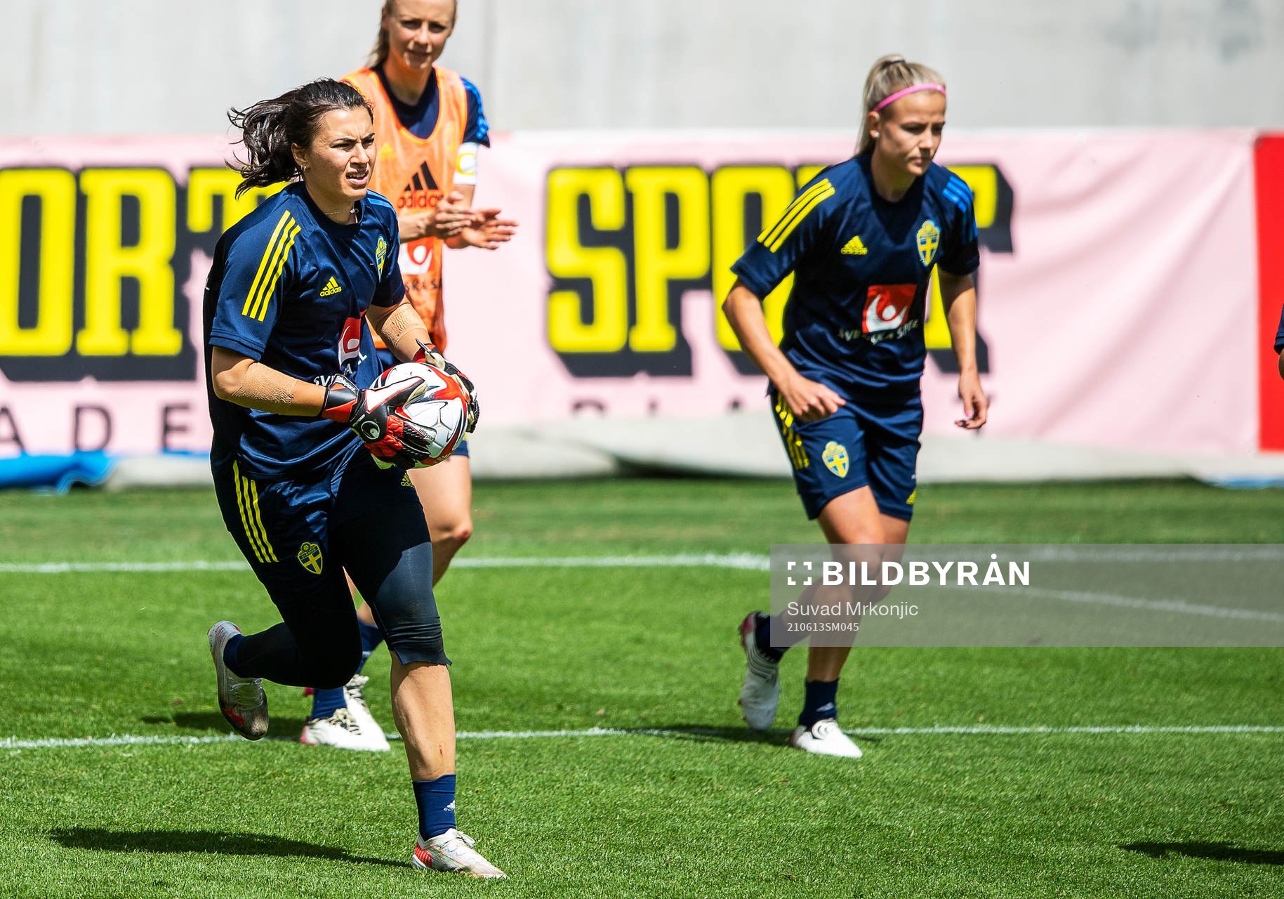 goalkeeper Zecira Musovic of Sweden