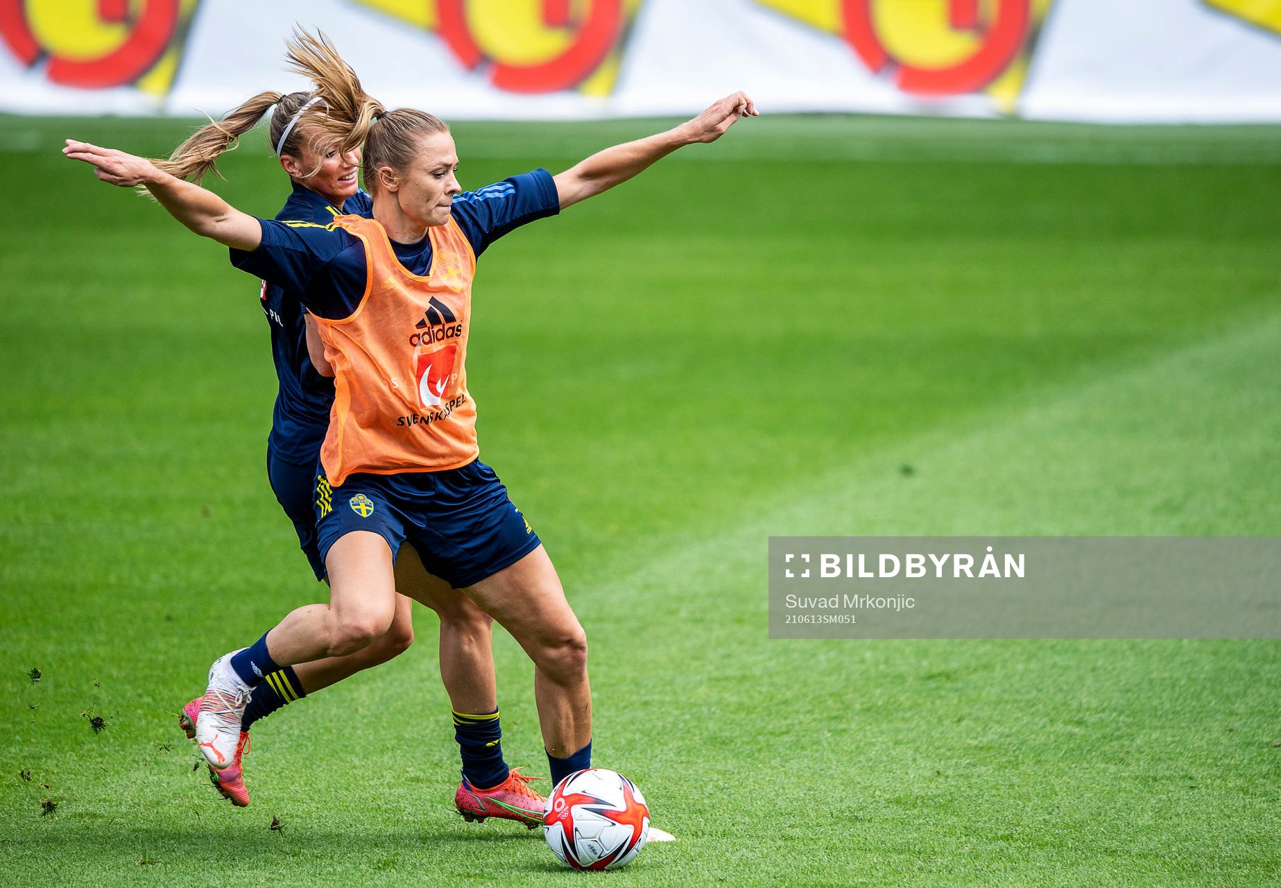 Kosovare Asllani and Fridolina Rolfö of Sweden