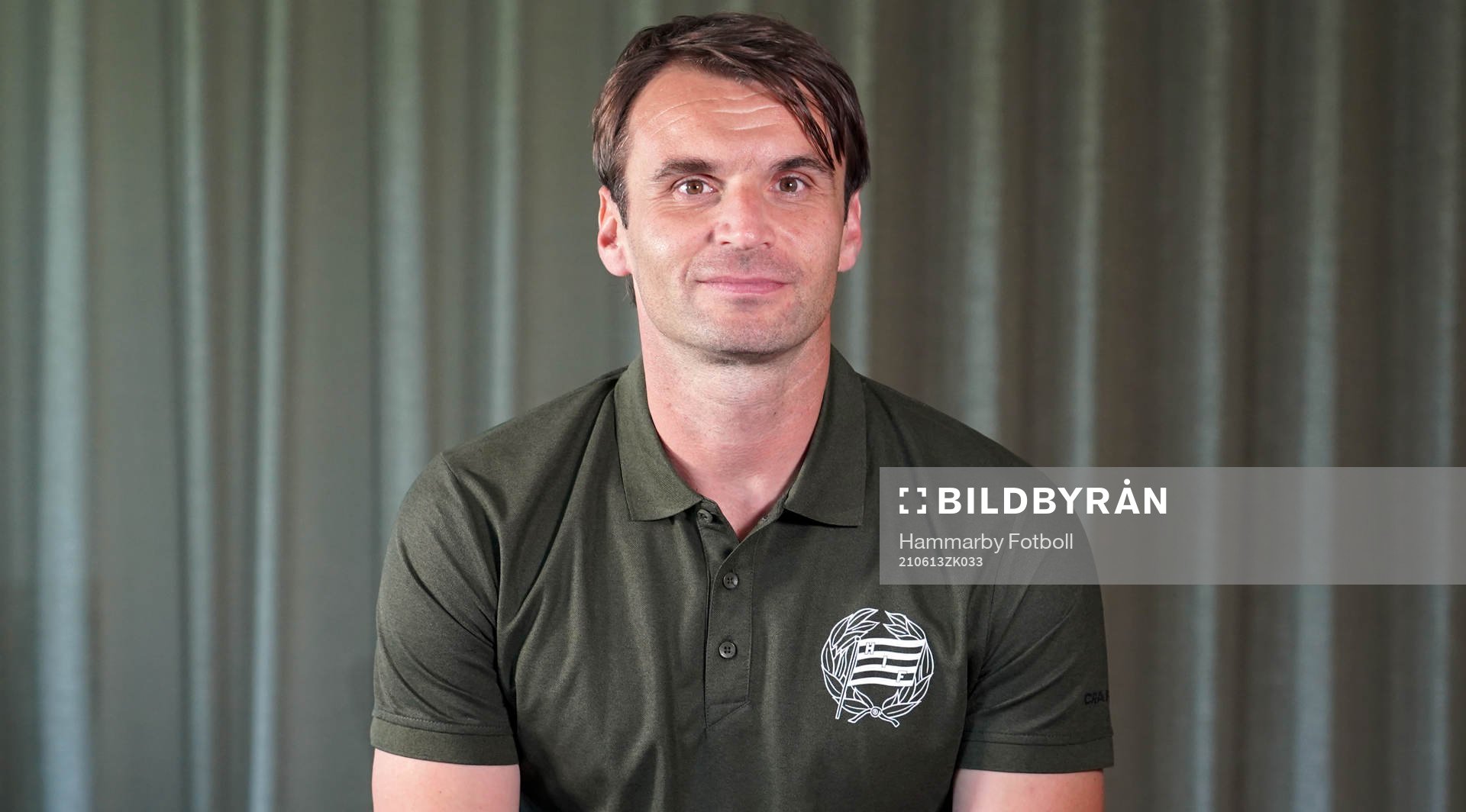 På denna handoutbild från Hammarby Fotboll poserar Milos