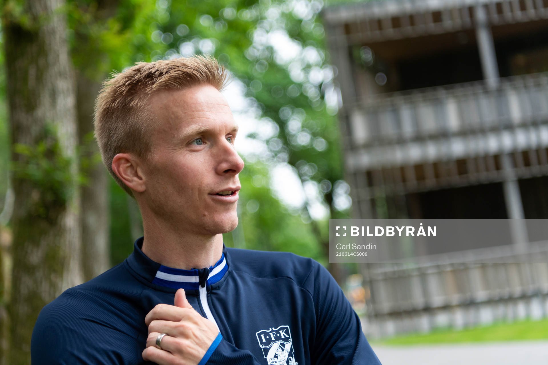 IFK Göteborgs Oscar Wendt blir intervjuad