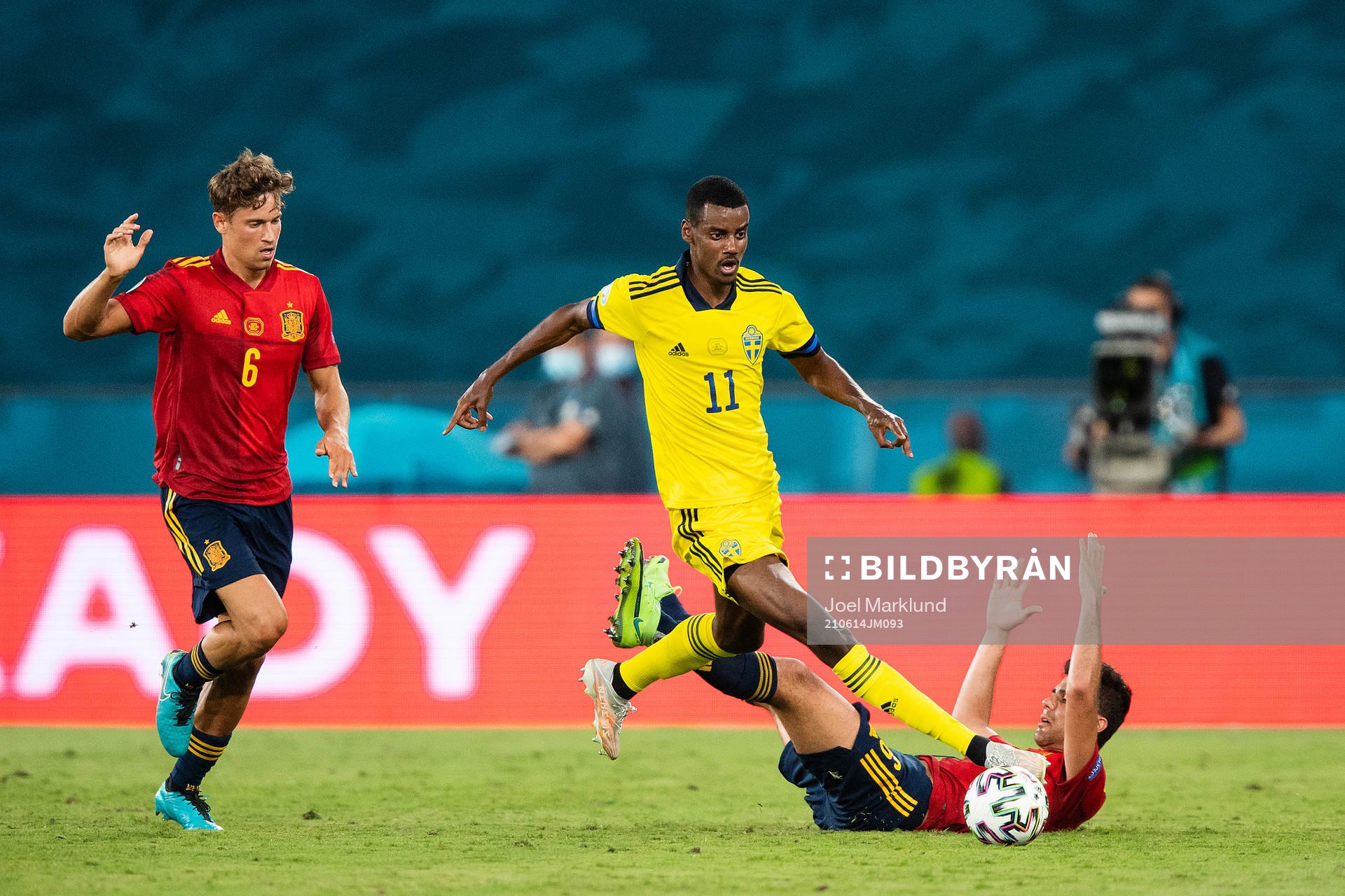 Marcos Llorente Marcos Llorente and Rodri Rodri of Spain