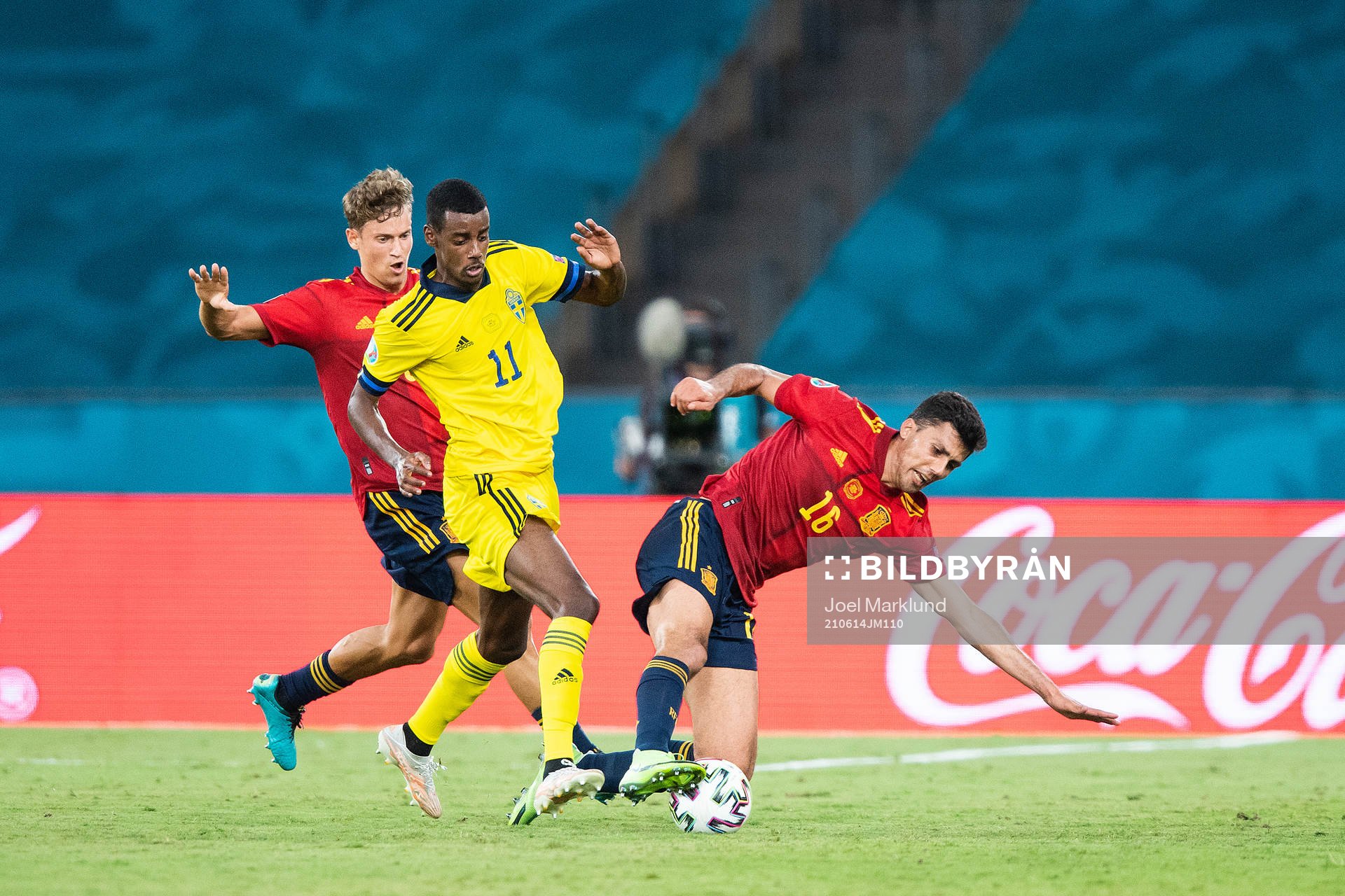 Marcos Llorente Marcos Llorente and Rodri Rodri of Spain