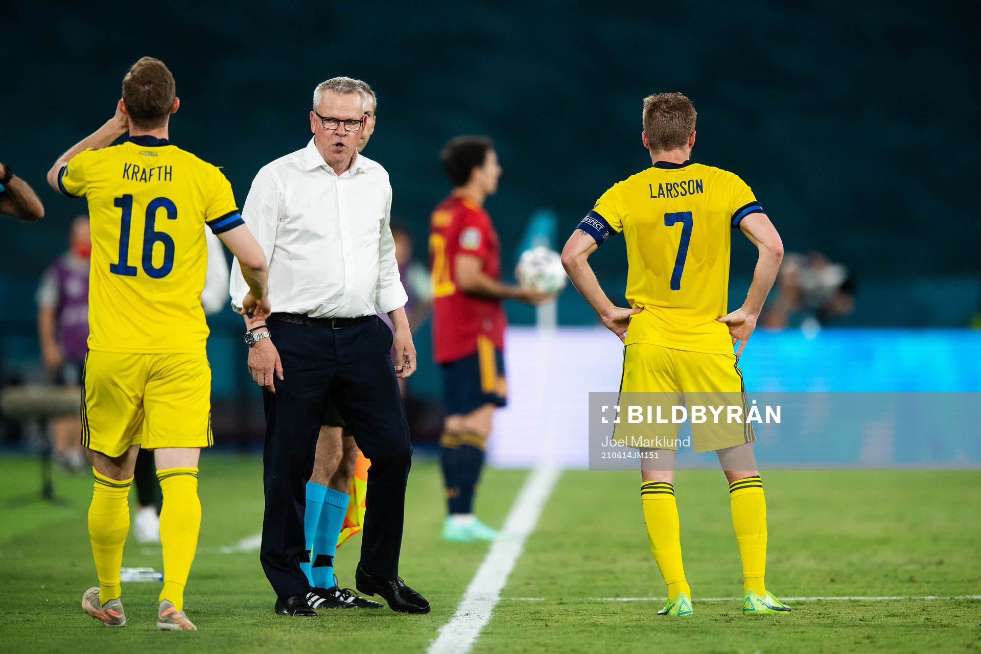 Emil Krafth, head coach Janne Andersson and Sebastian