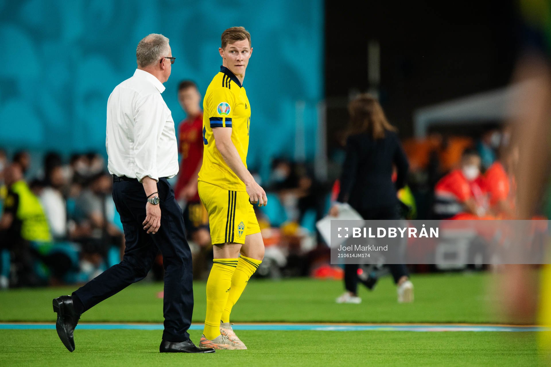 head coach Janne Andersson and Emil Krafth of Sweden
