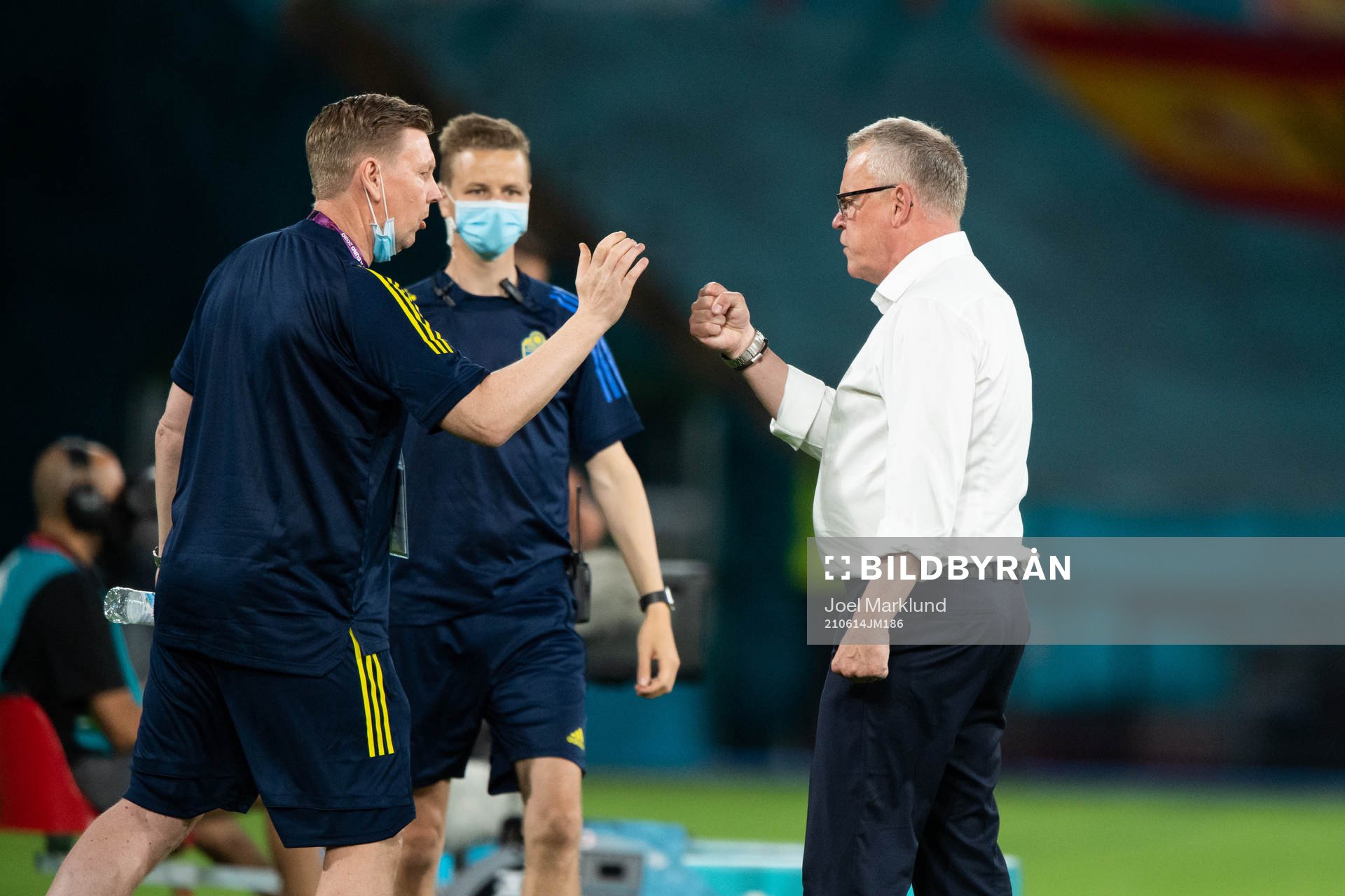 assistant coach Peter Wettergren and head coach Janne