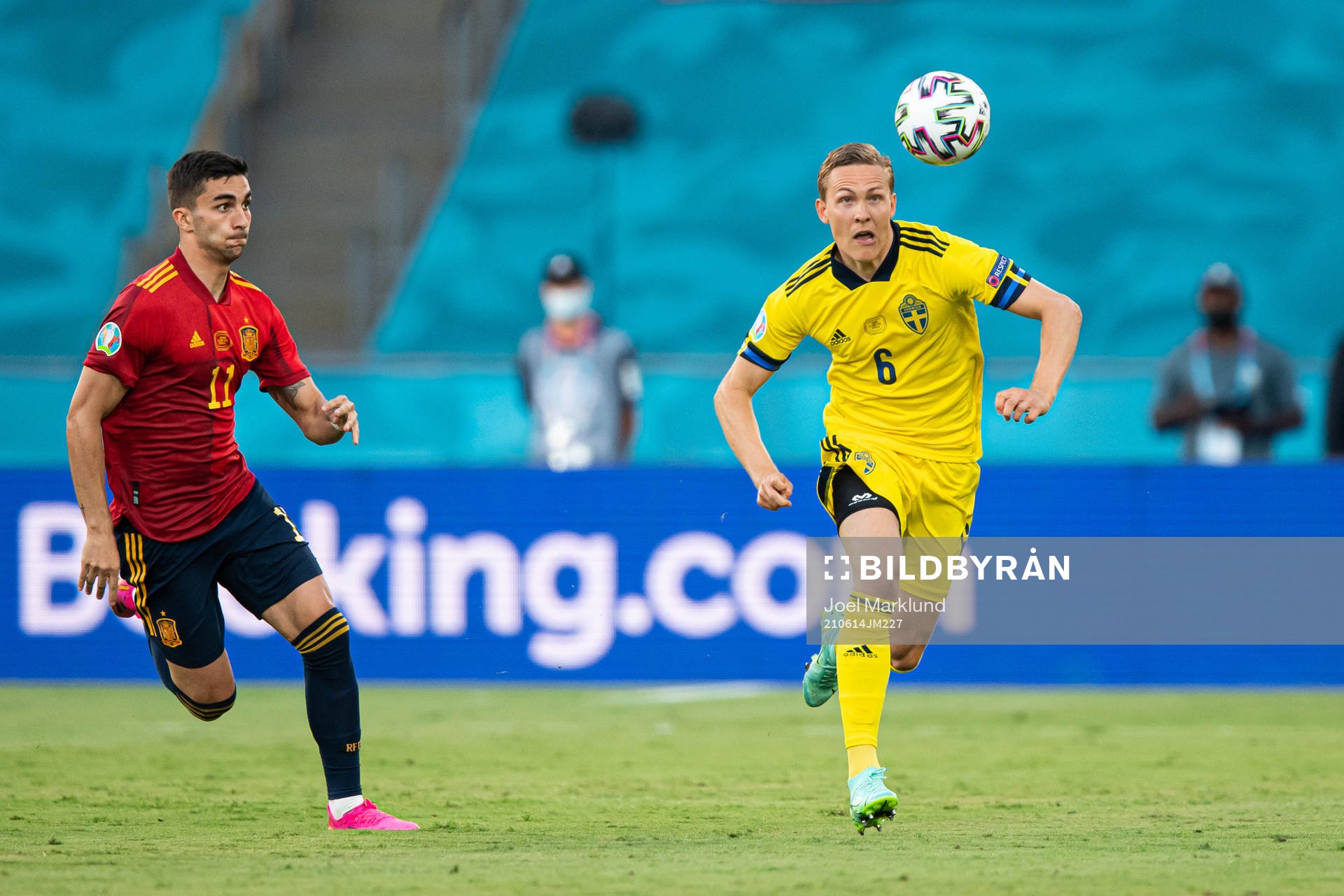 Ferran Torres of Spain and Ludwig Augustinsson of Sweden