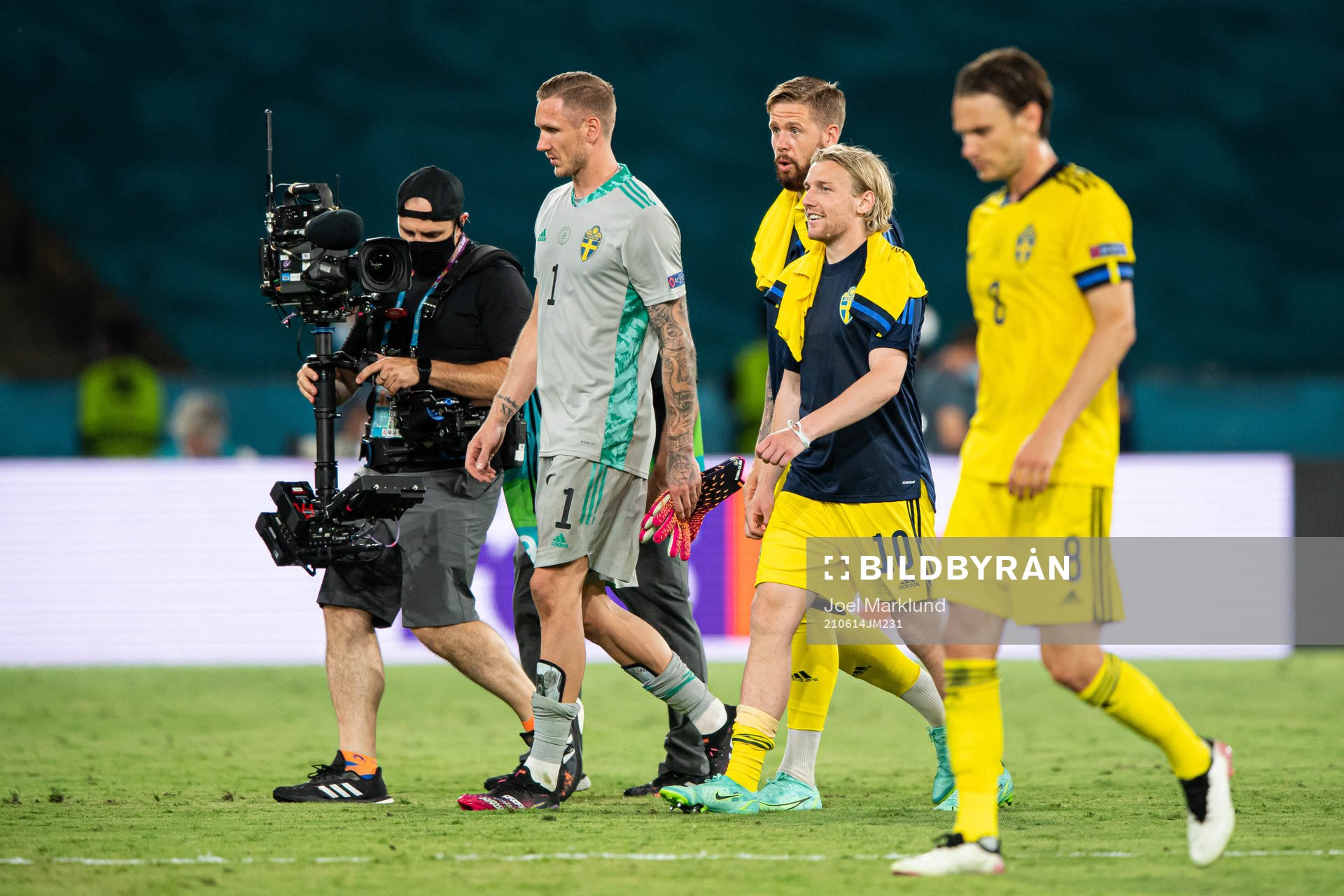 Goalkeeper Robin Olsen, Pontus Jansson and Emil Forsberg of Sweden after the UEFA Euro 2020 Football Championship match between Spain and Sweden on June 14, 2021 in Seville. 
