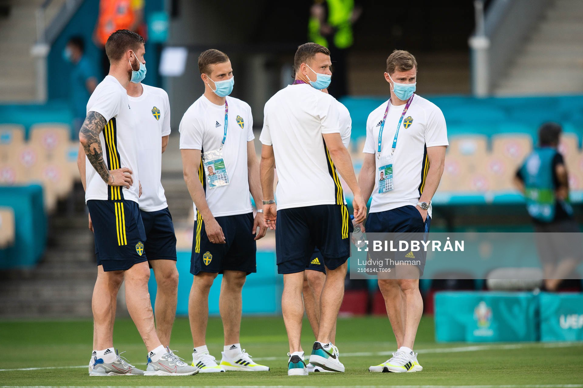 Pontus Jansson, goalkeeper Karl-Johan Johnsson, Viktor