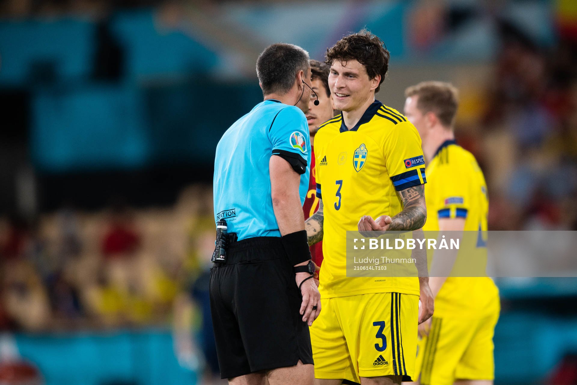 Victor Nilsson Lindelöf of Sweden and referee Slavko Vincic