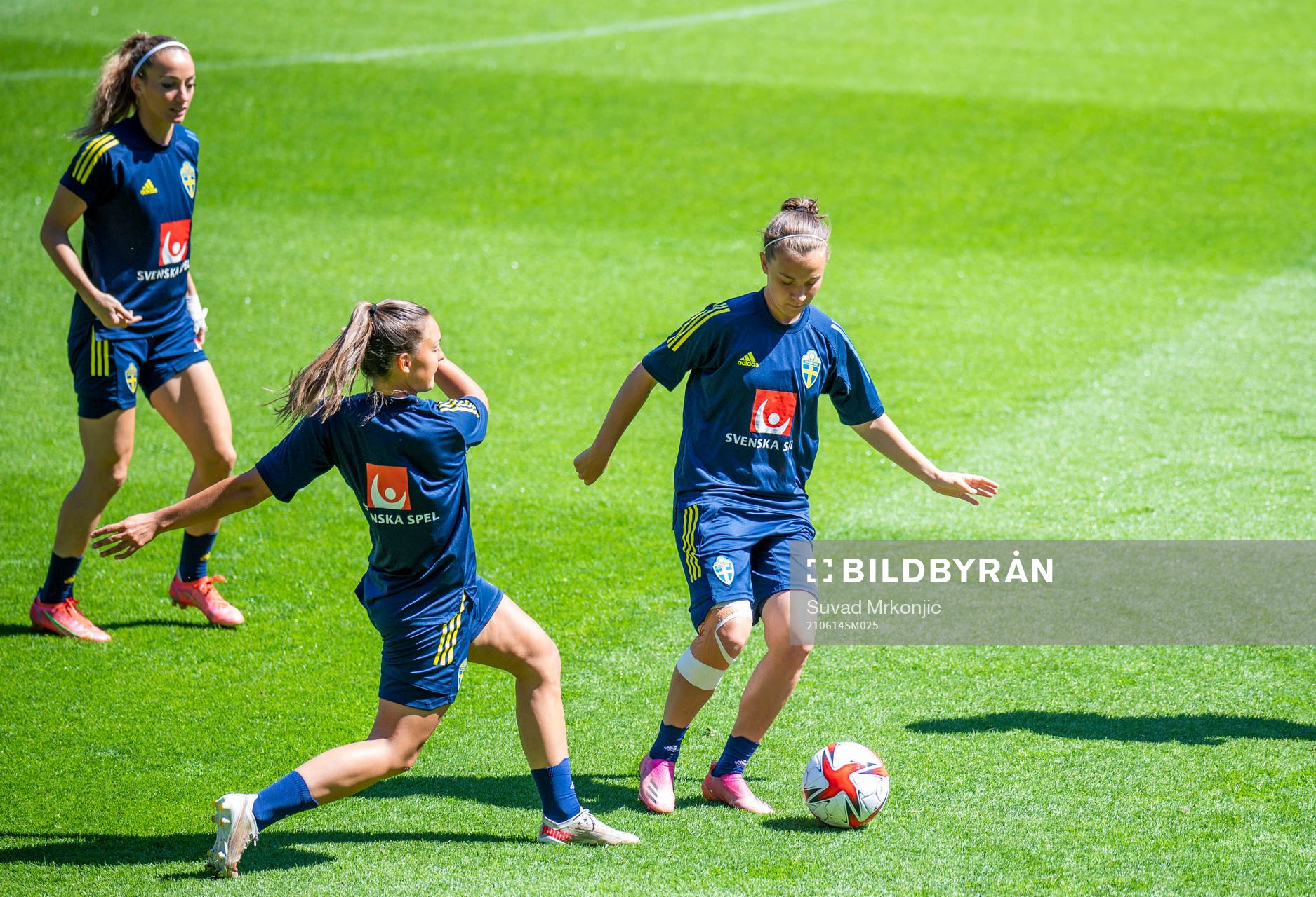Johanna Rytting Kaneryd and Julia Zigiotti Olme of Sweden