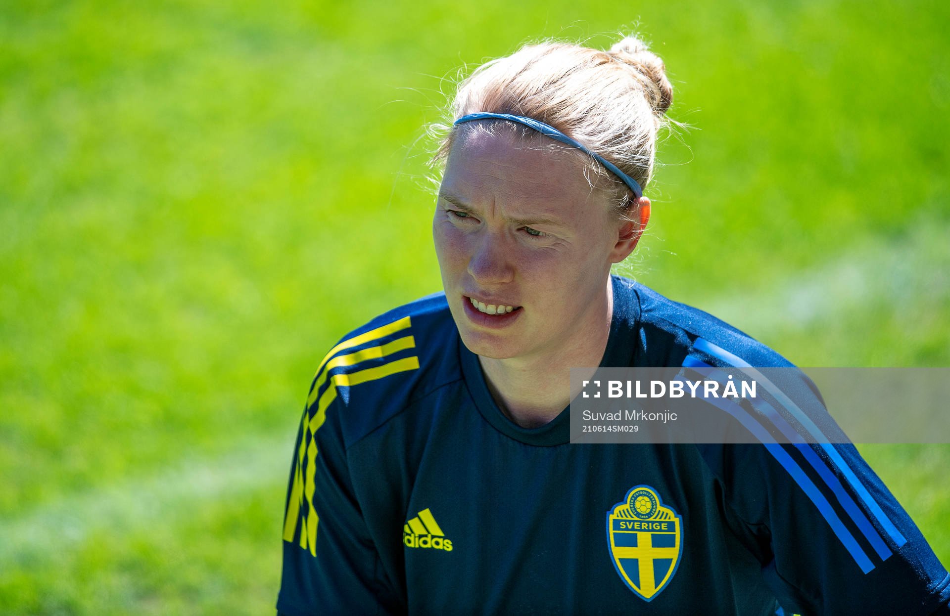 goalkeeper Hedvig Lindahl of Sweden