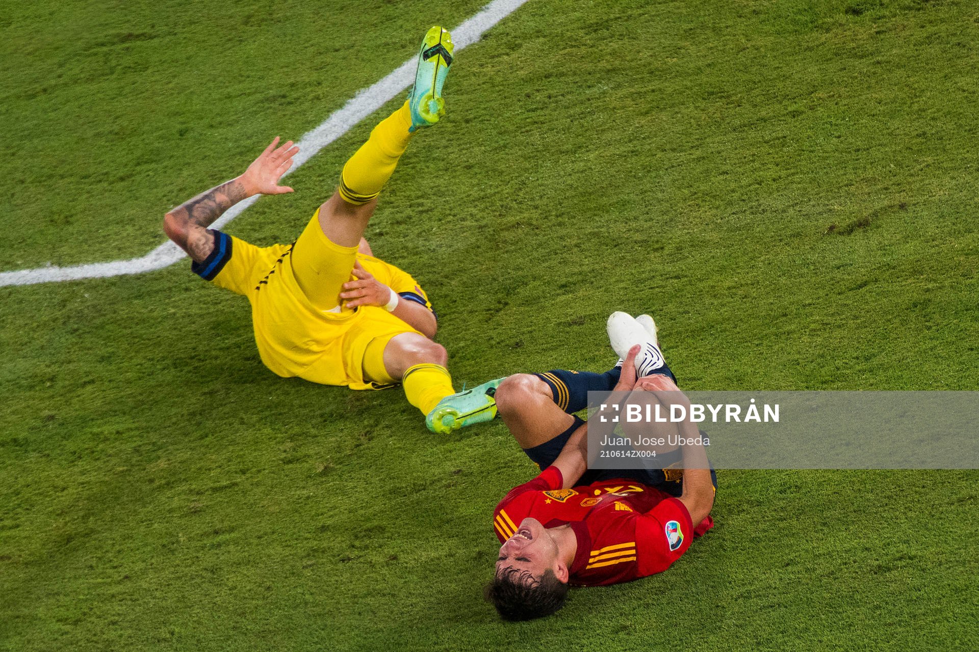 Kristoffer Olsson of Sweden and Pedri Pedri of Spain