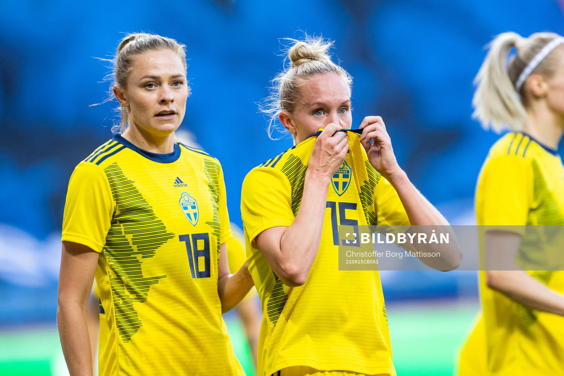 Fridolina Rolfö and Julia Roddar of Sweden