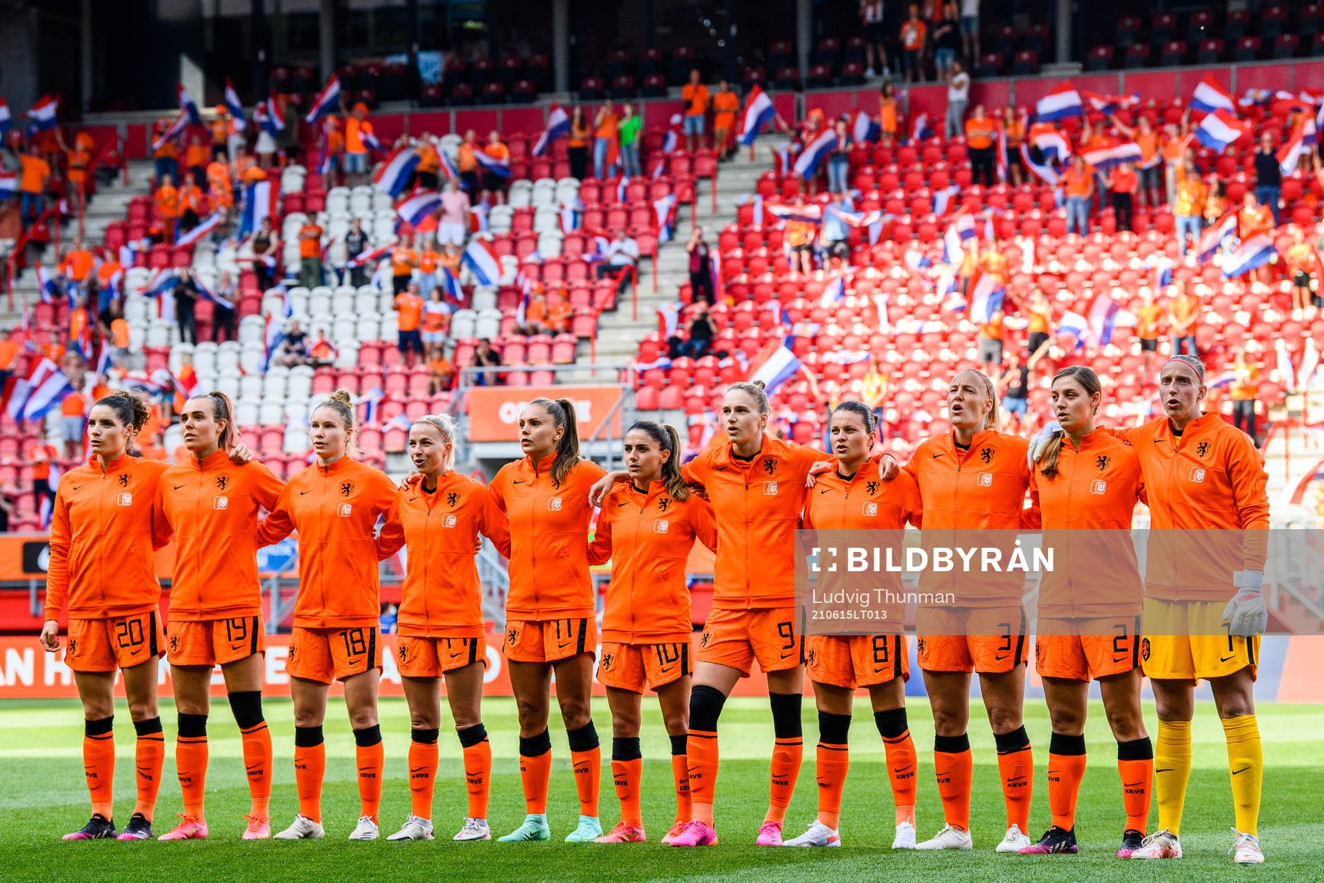 Dominique Janssen, Elisabeth Terlan, Sisca Folkertsma, Jackie Groenen, Katja Snoeijs, Daniëlle van de Donk, Vivianne Miedema, Sherida Spitse, Stefanie van der Gragt, Aniek Nouwen and goalkeeper Sari van Veenendaal of the Netherlands during the national anthem prior to the women's international friendly football match between Netherlands and Norway on June 15, 2021 in Enschede.