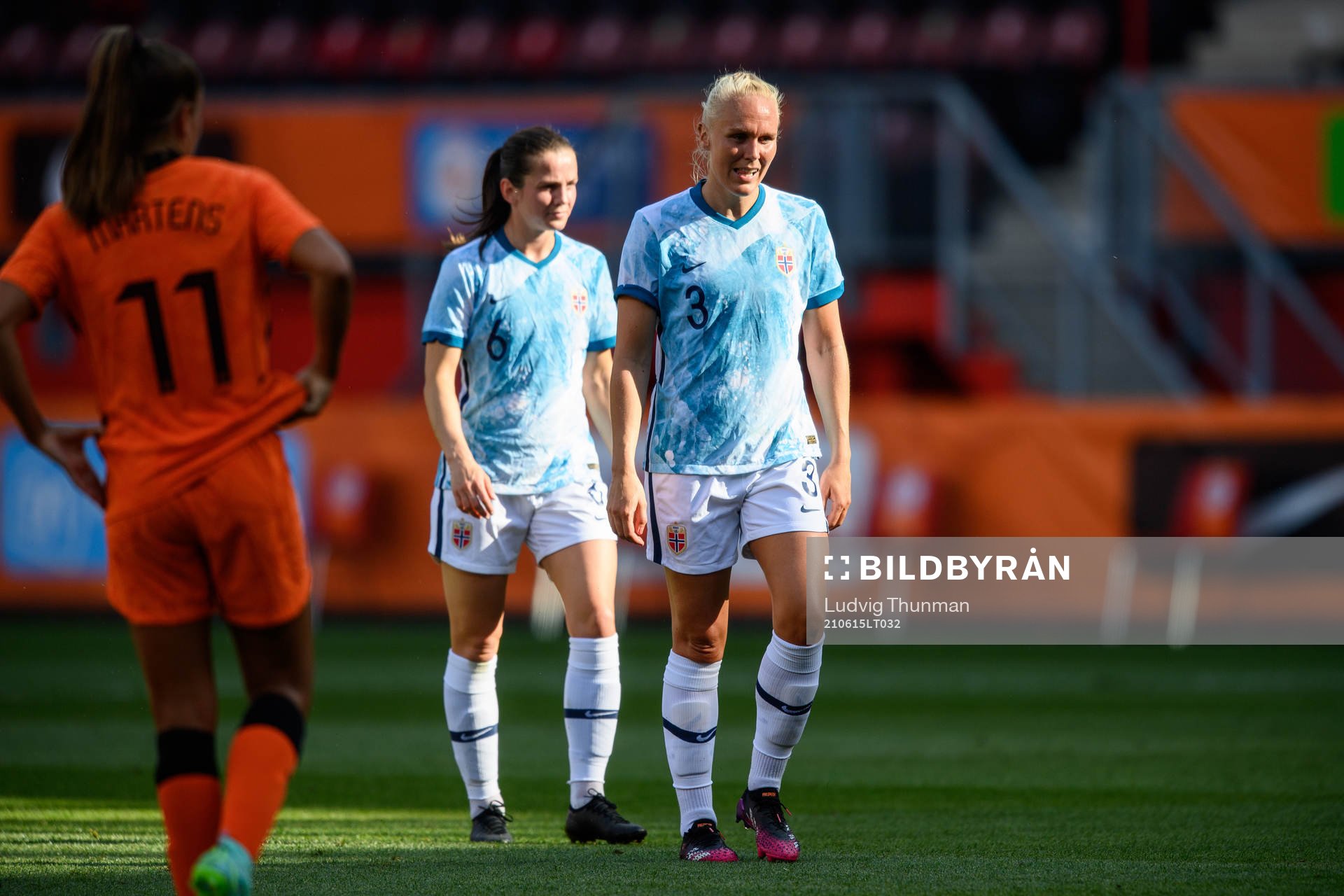 Tuva Hansen and Maria Thorisdottir of Norway
