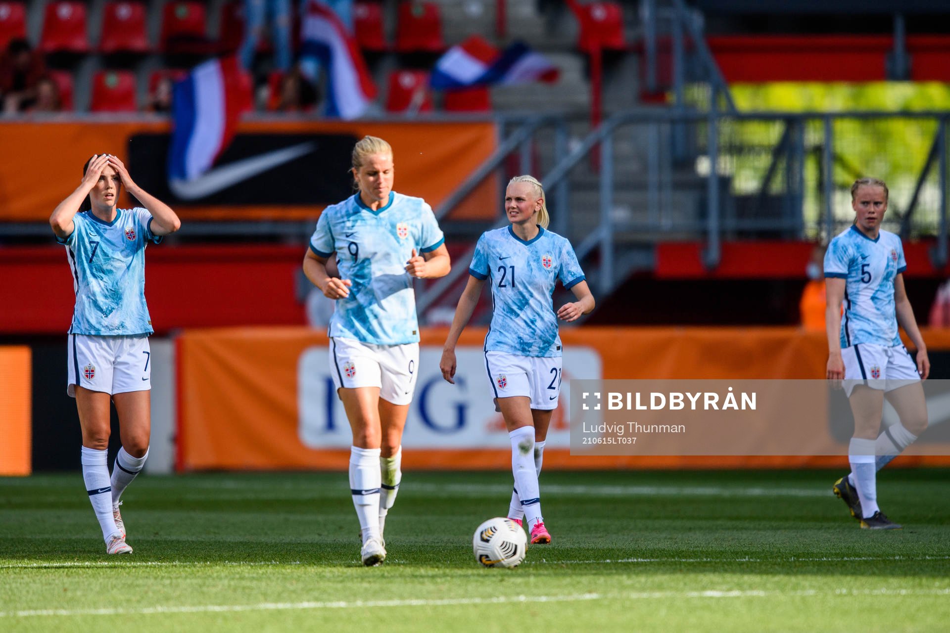 Ingrid Syrstad Engen, Elise Hove Thorsnes, Karina Sævik