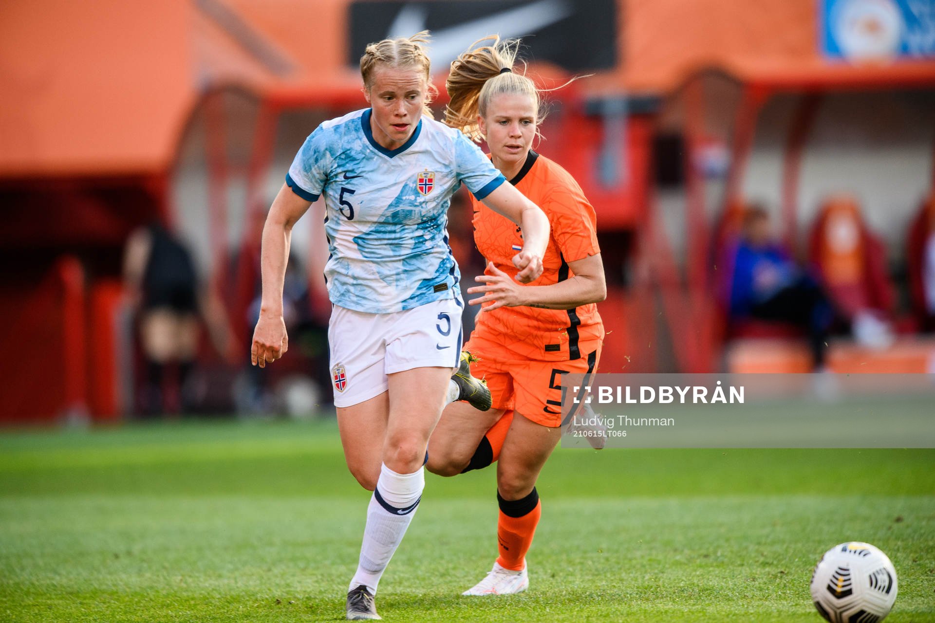 Julie Blakstad of Norway and Kika van Es ne<during the women's international friendly football match between Netherlands and Norway on June 15, 2021 in Enschede. 