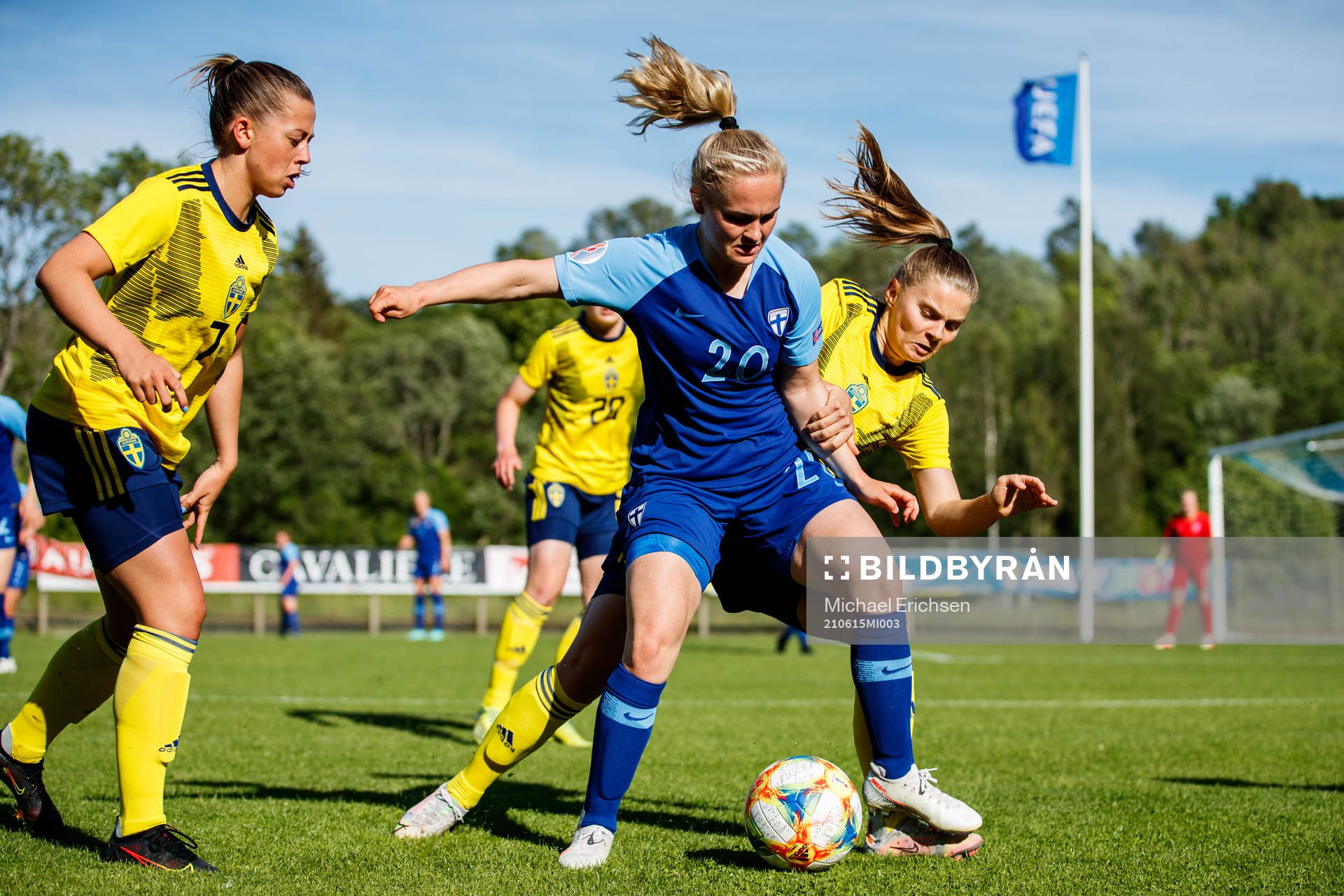Finlands Dana Leskinen mot Sveriges Cornelia Kapocs och