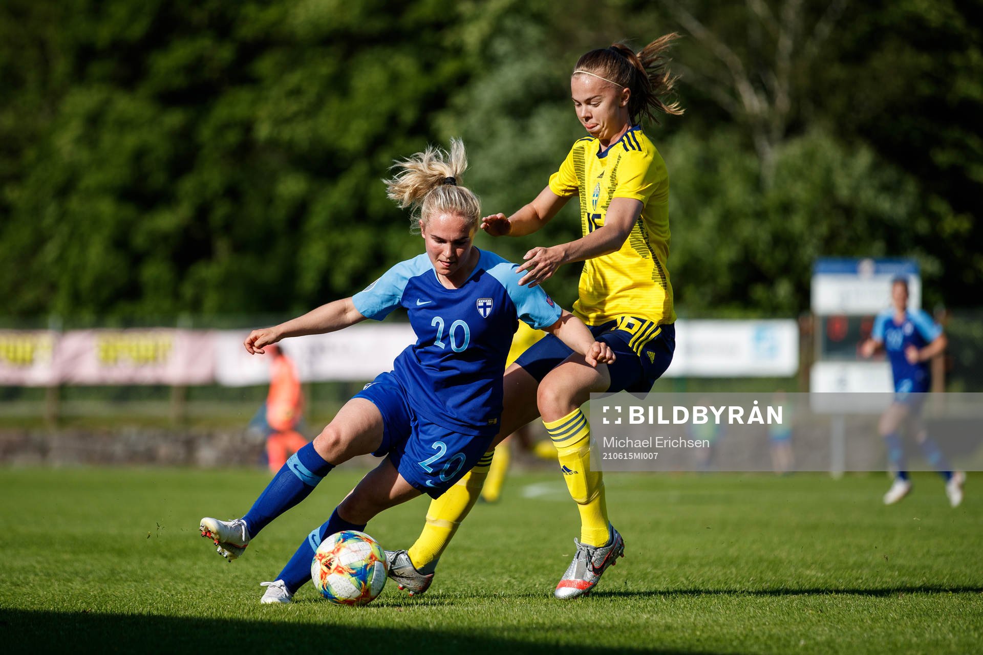 Finlands Dana Leskinen och Sveriges Elin Nilsson