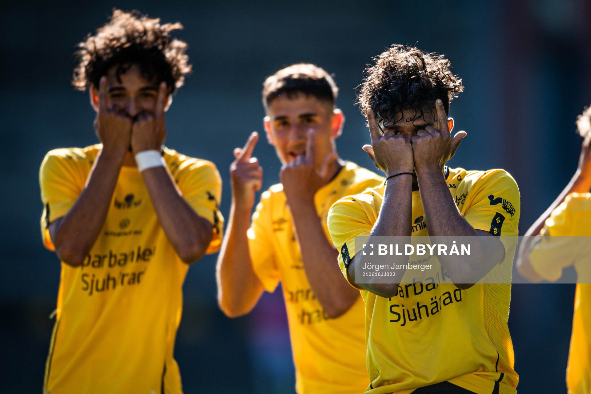 Elfsborgs Andrés Lindberg jublar efter 2-0 under fotbollsmatchen i P17 Allsvenskan Södra mellan Elfsborg och Jönköping den 16 juni 2021 i Borås. 