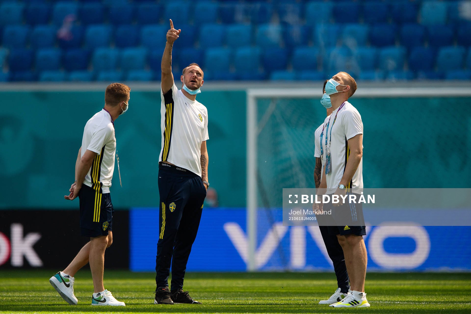 Sebastian Larsson and Andreas Granqvist of Sweden