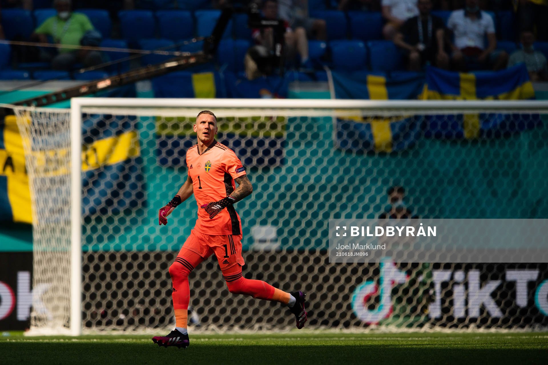 goalkeeper Robin Olsen of Sweden