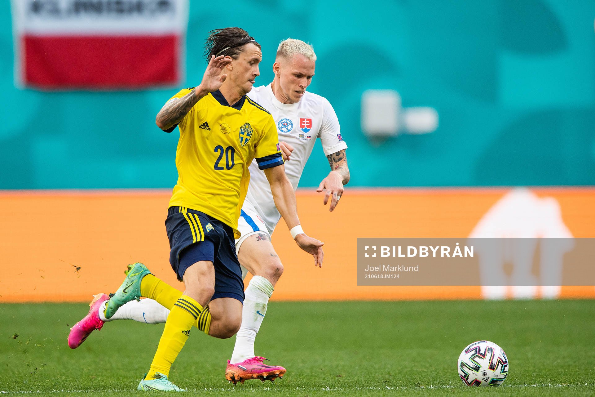 Kristoffer Olsson of Sweden and Lukas Haraslin of Slovakia